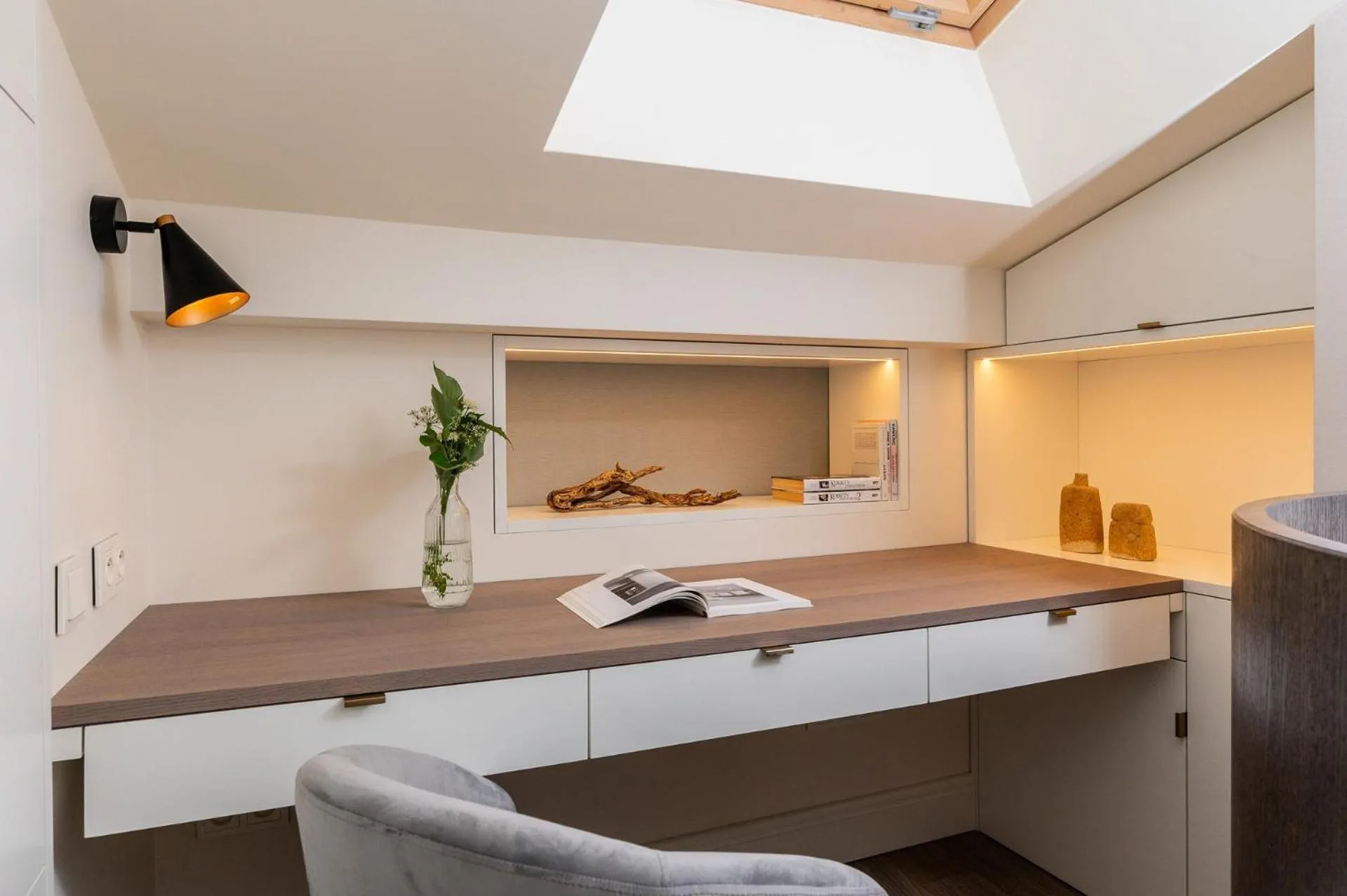 Photo of the whole room in Art Boutique