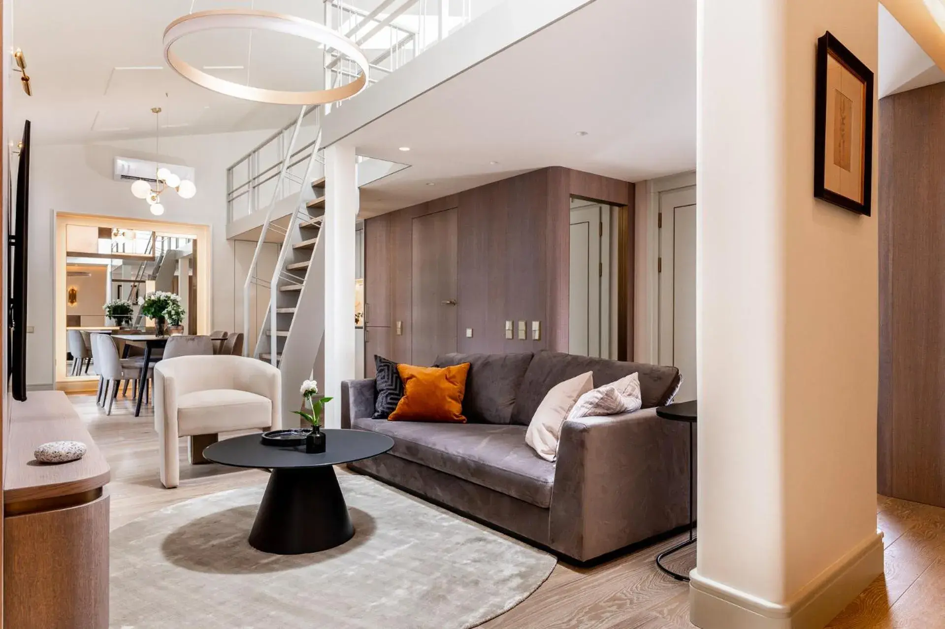 Three-Bedroom Premium Apartment with Balcony in Art Boutique Three-Bedroom Premium Apartment with Balcony in Art Boutique