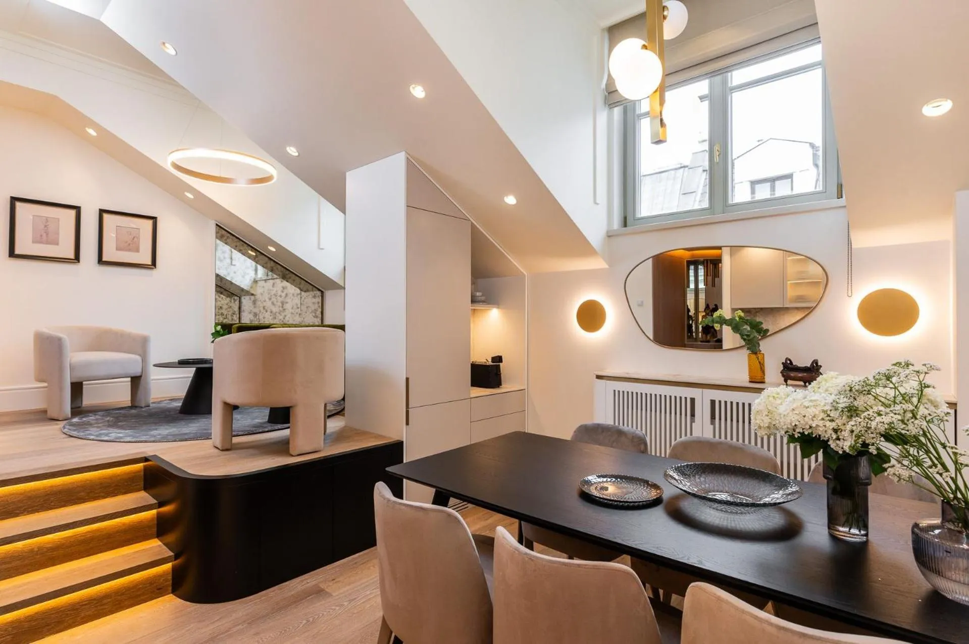 Communal lounge/ TV room in Art Boutique