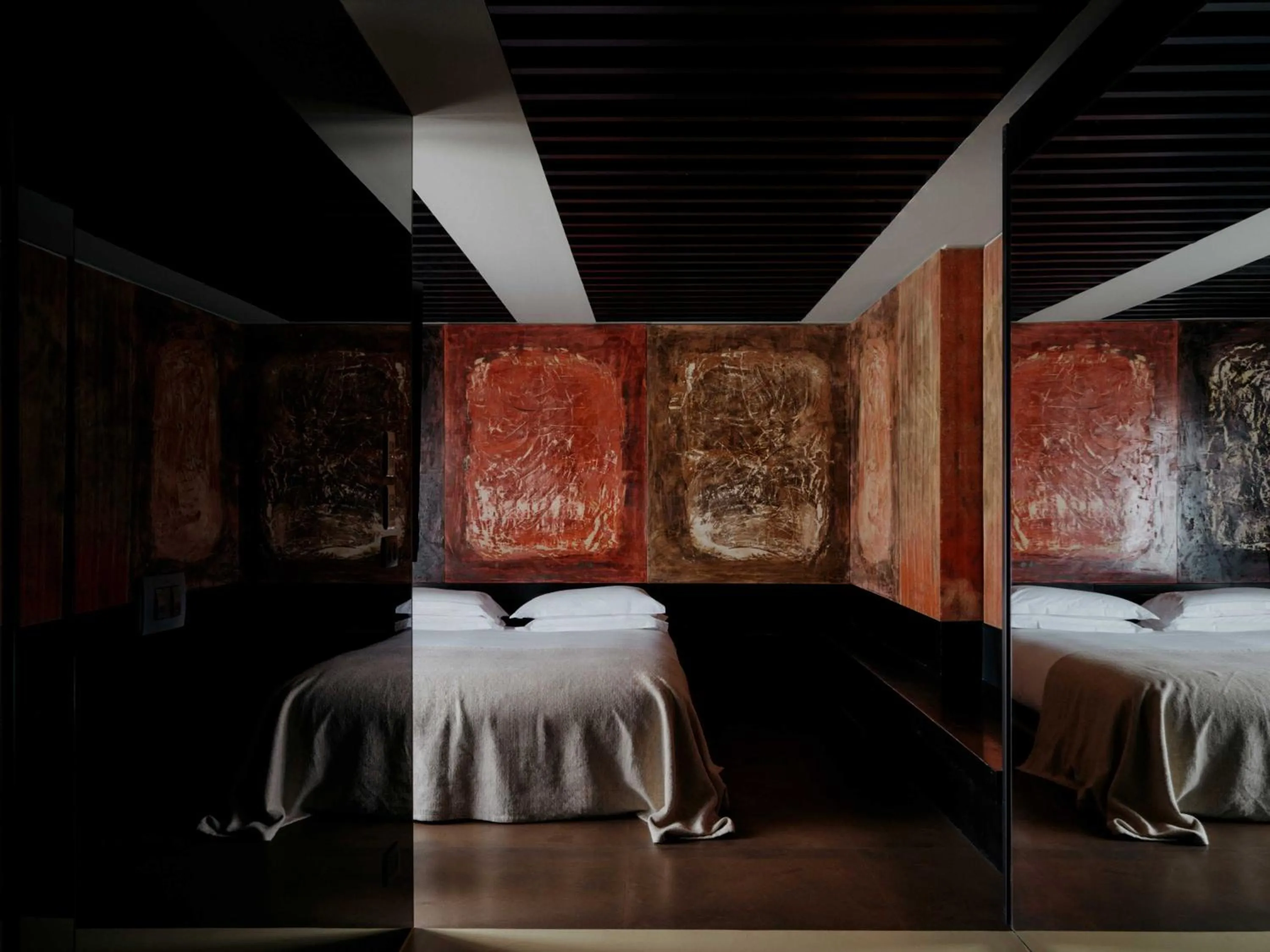 Bed in STRAF, Milan, a Member of Design Hotels
