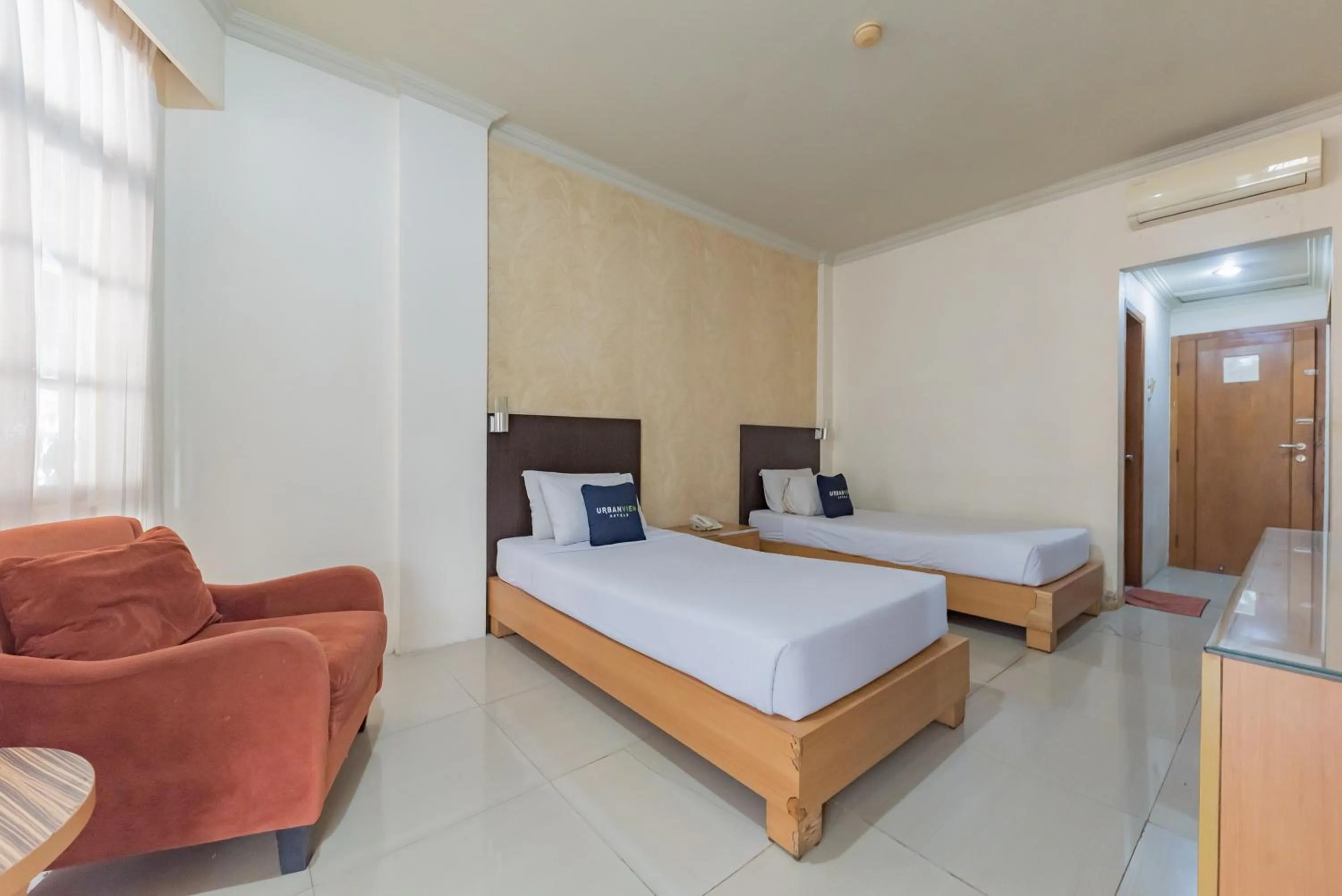 Bedroom, Bed in Urbanview Hotel Crown Tasikmalaya by RedDoorz