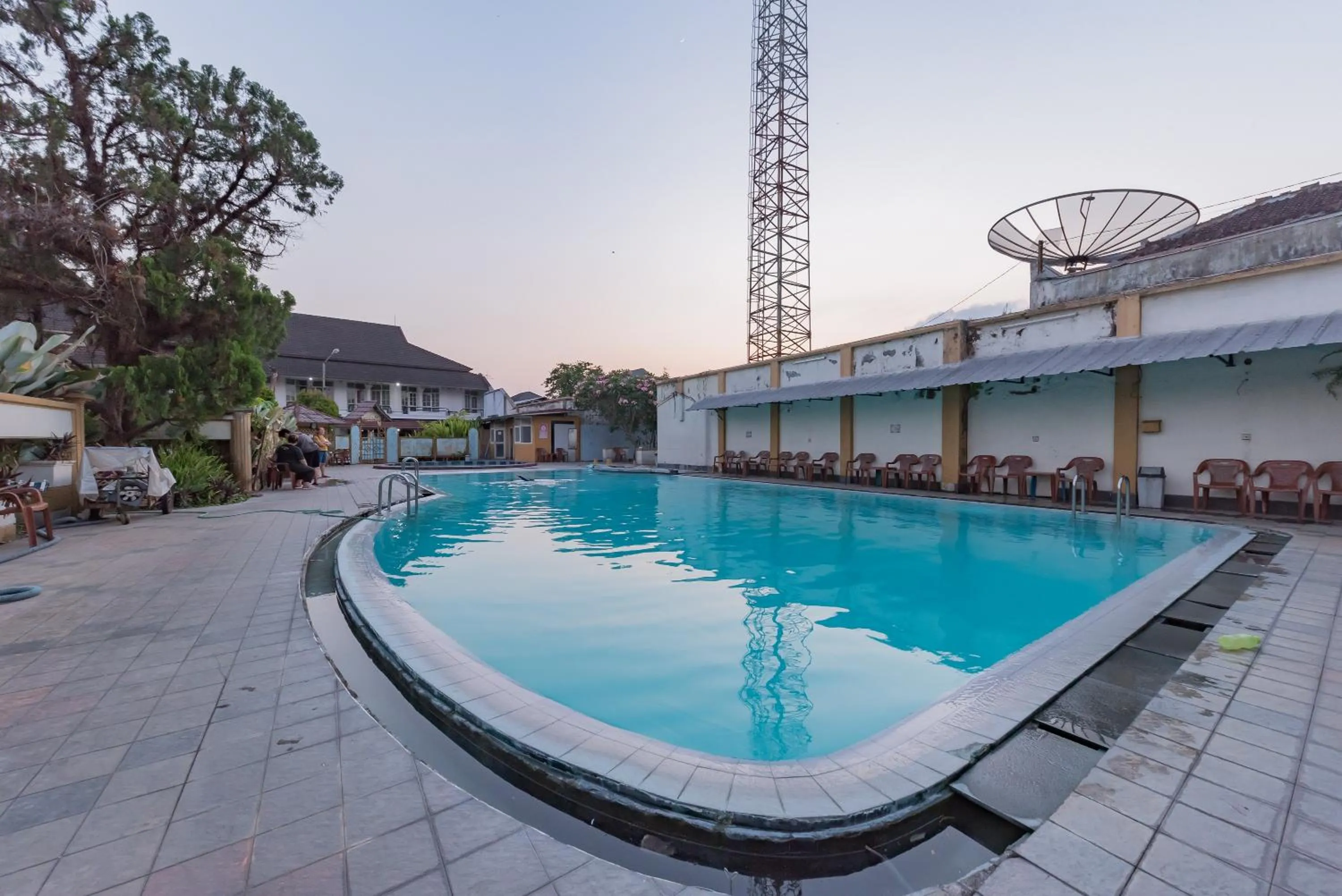 Swimming pool in Urbanview Hotel Crown Tasikmalaya by RedDoorz