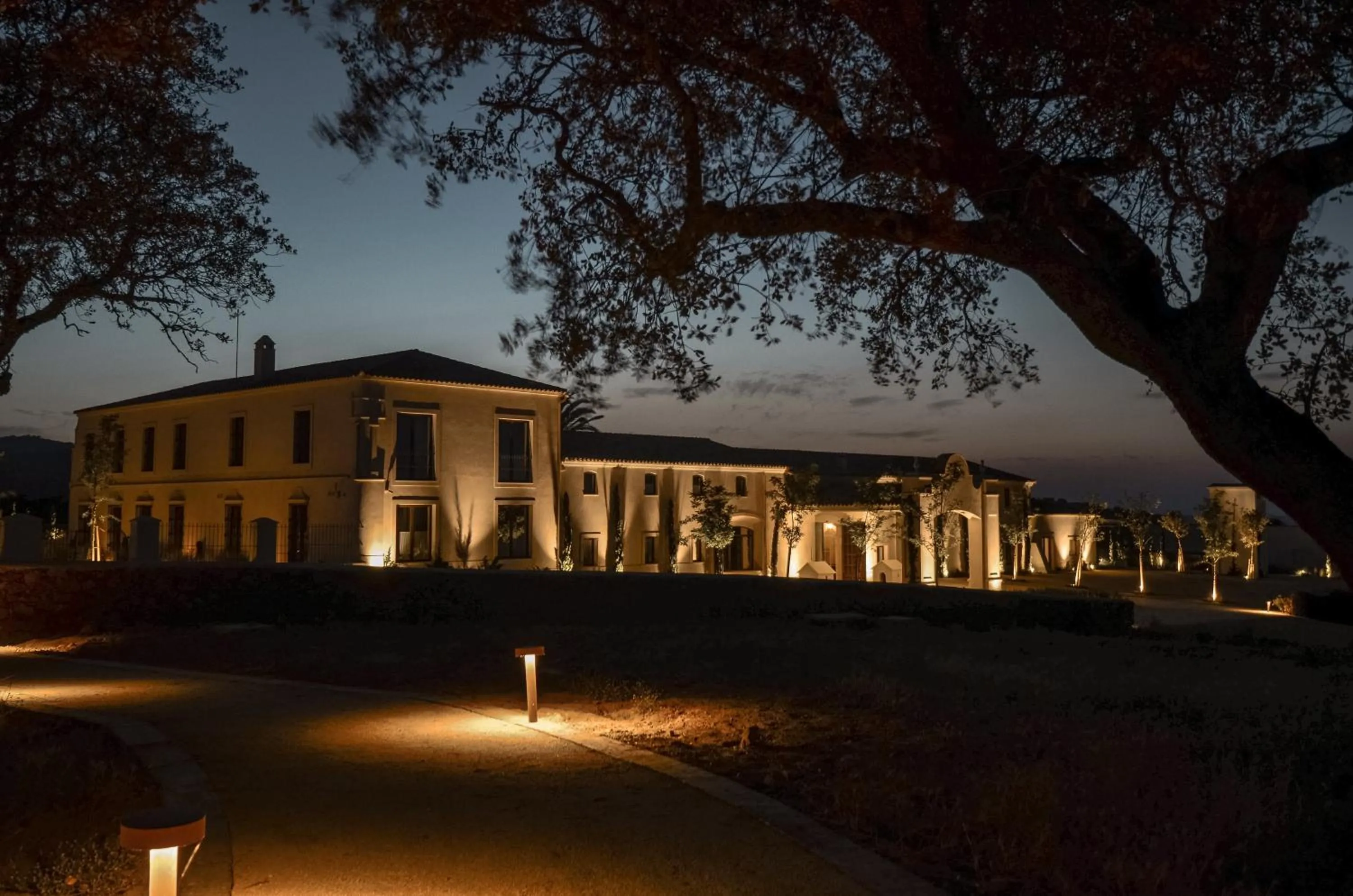 Property building in La Dehesa de Don Pedro