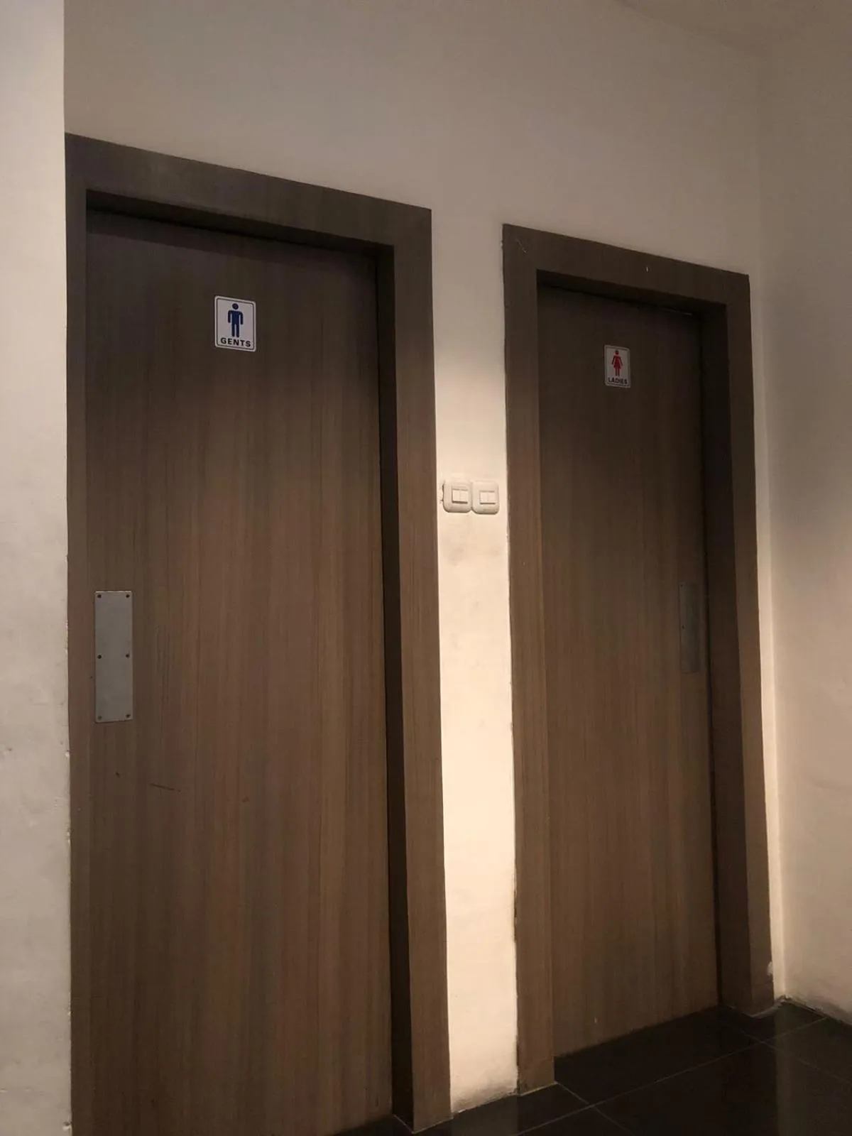 Toilet in Hotel Aruni Ancol