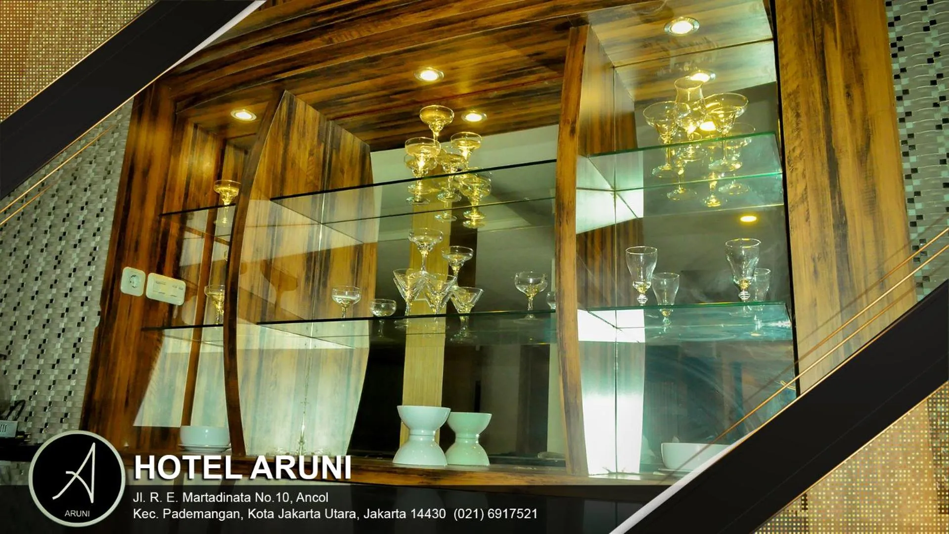 Facade/entrance in Hotel Aruni Ancol