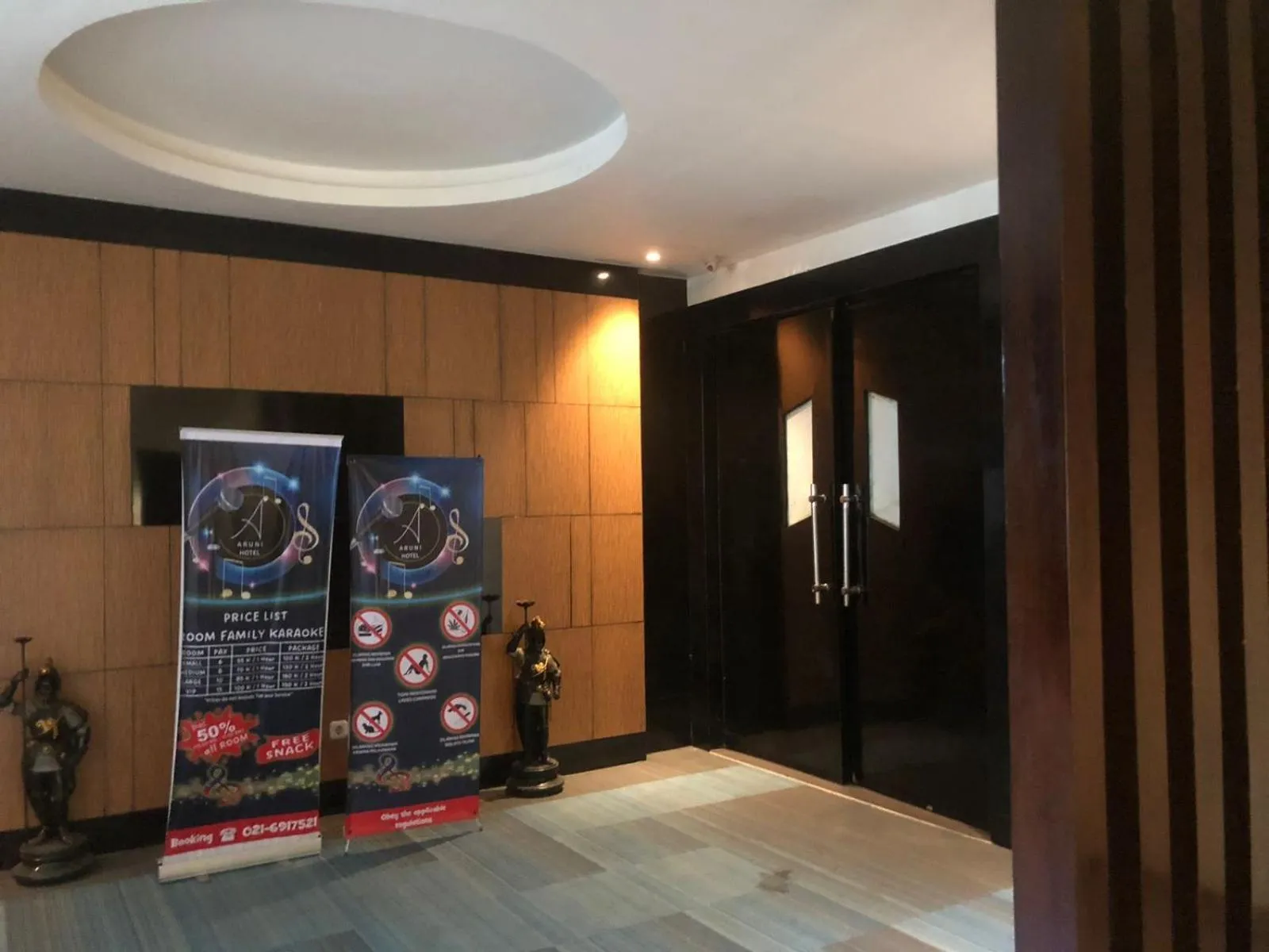 Karaoke in Hotel Aruni Ancol