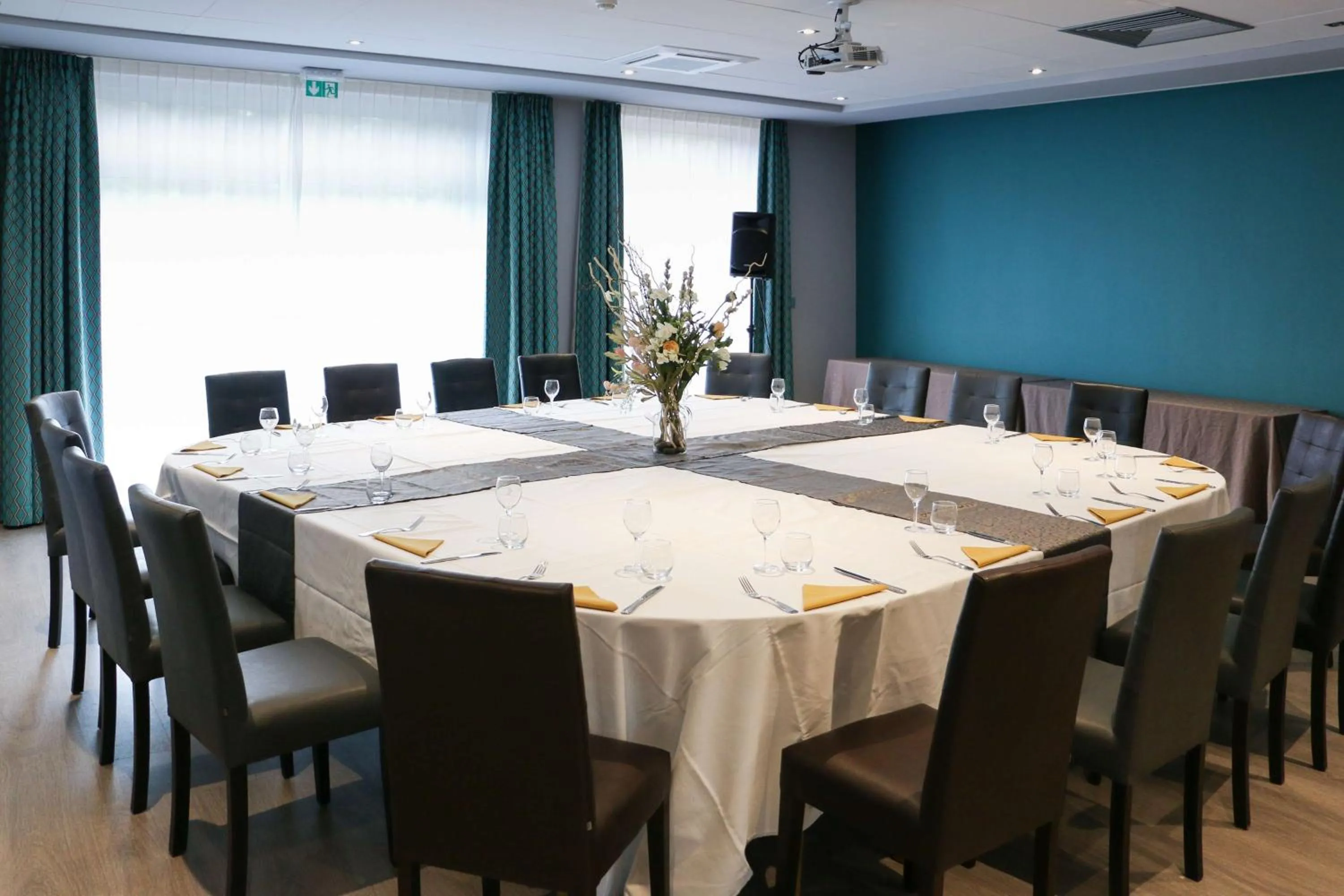 Restaurant/places to eat in Best Western Plus Hotel Admiral