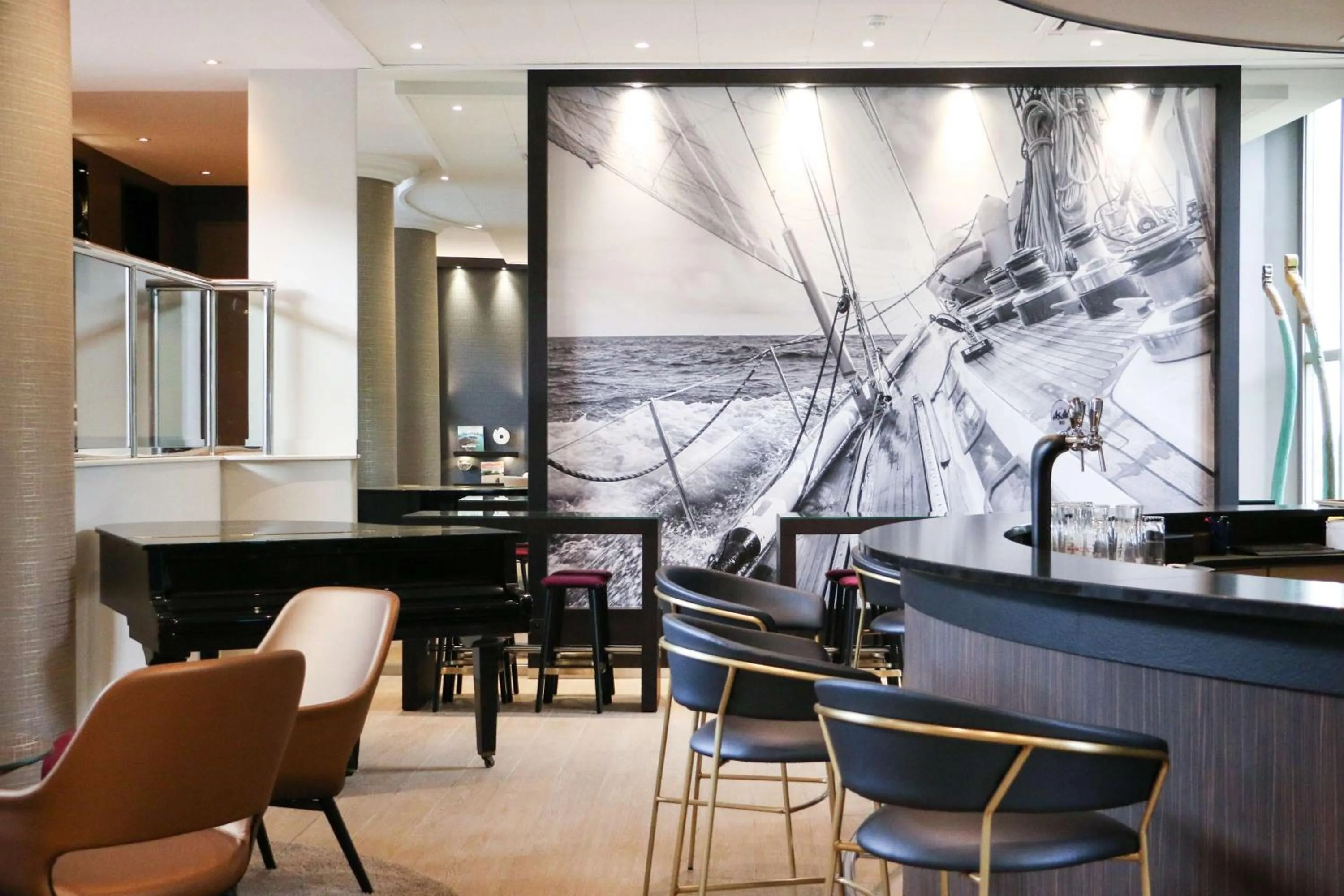 Lounge or bar in Best Western Plus Hotel Admiral