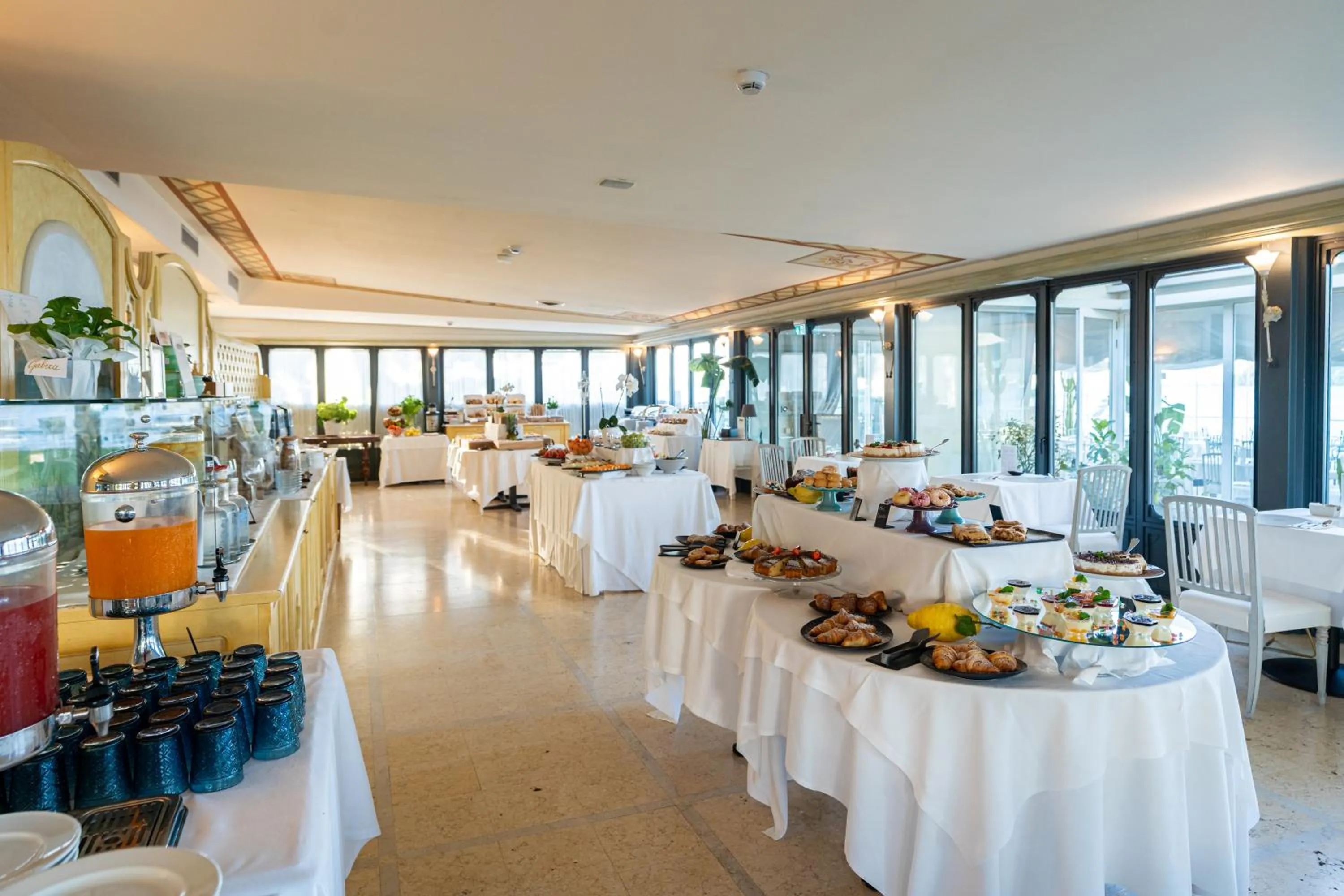 Breakfast in Hotel Spiaggia d'Oro - Charme & Boutique - Garda Lake Collection