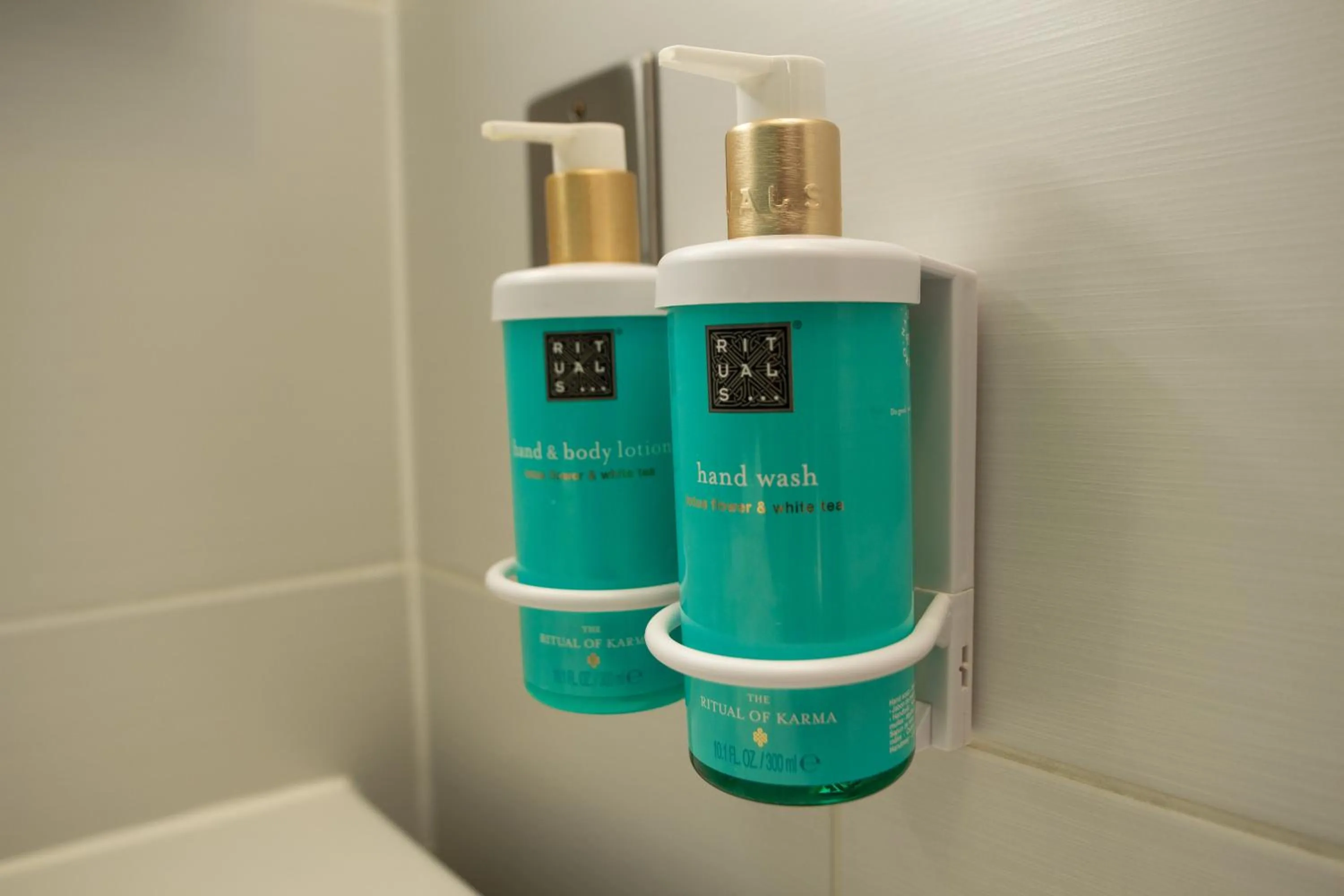 Bathroom in Novotel London Wembley