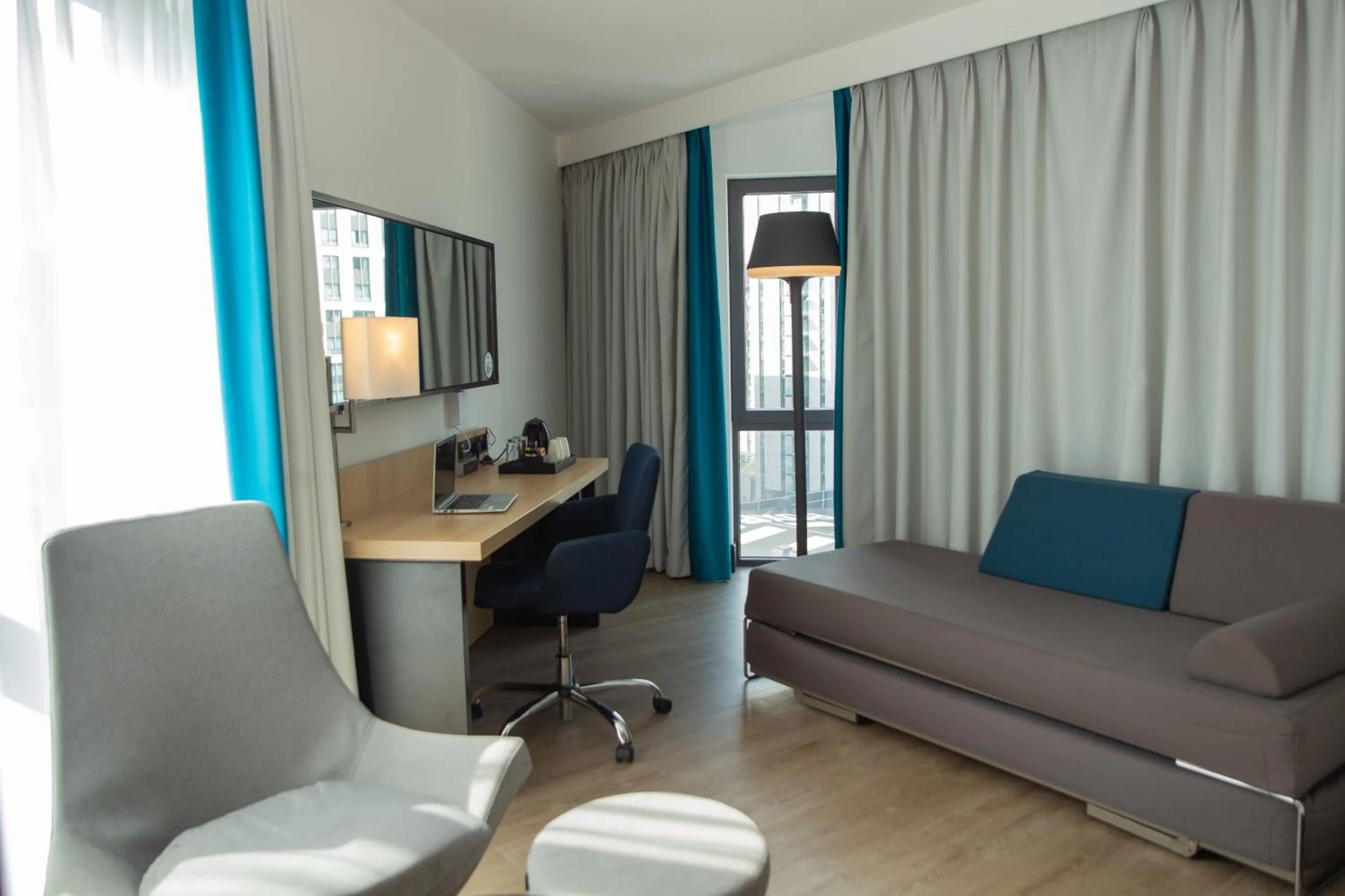 TV and multimedia in Novotel London Wembley