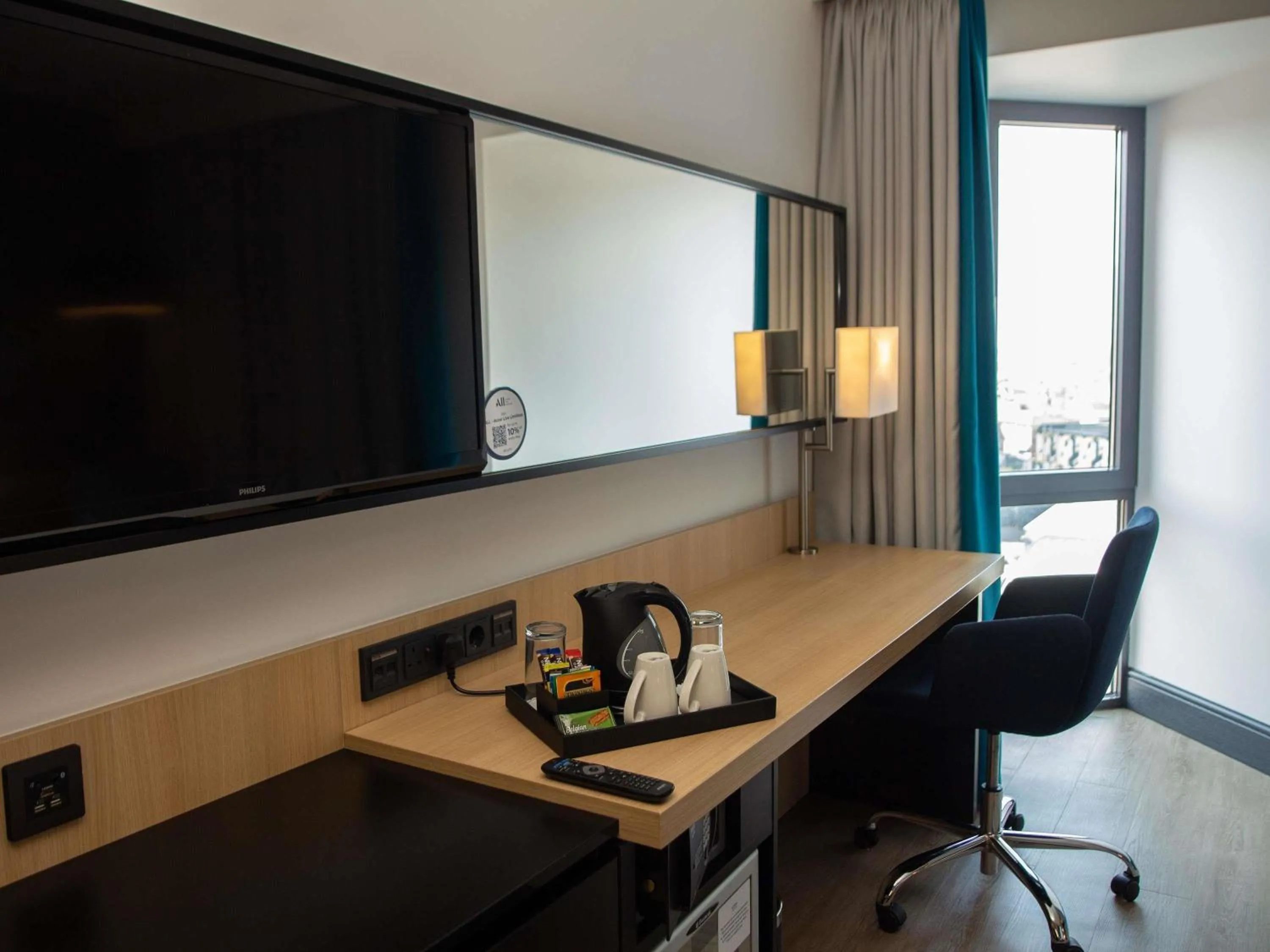 Bedroom in Novotel London Wembley