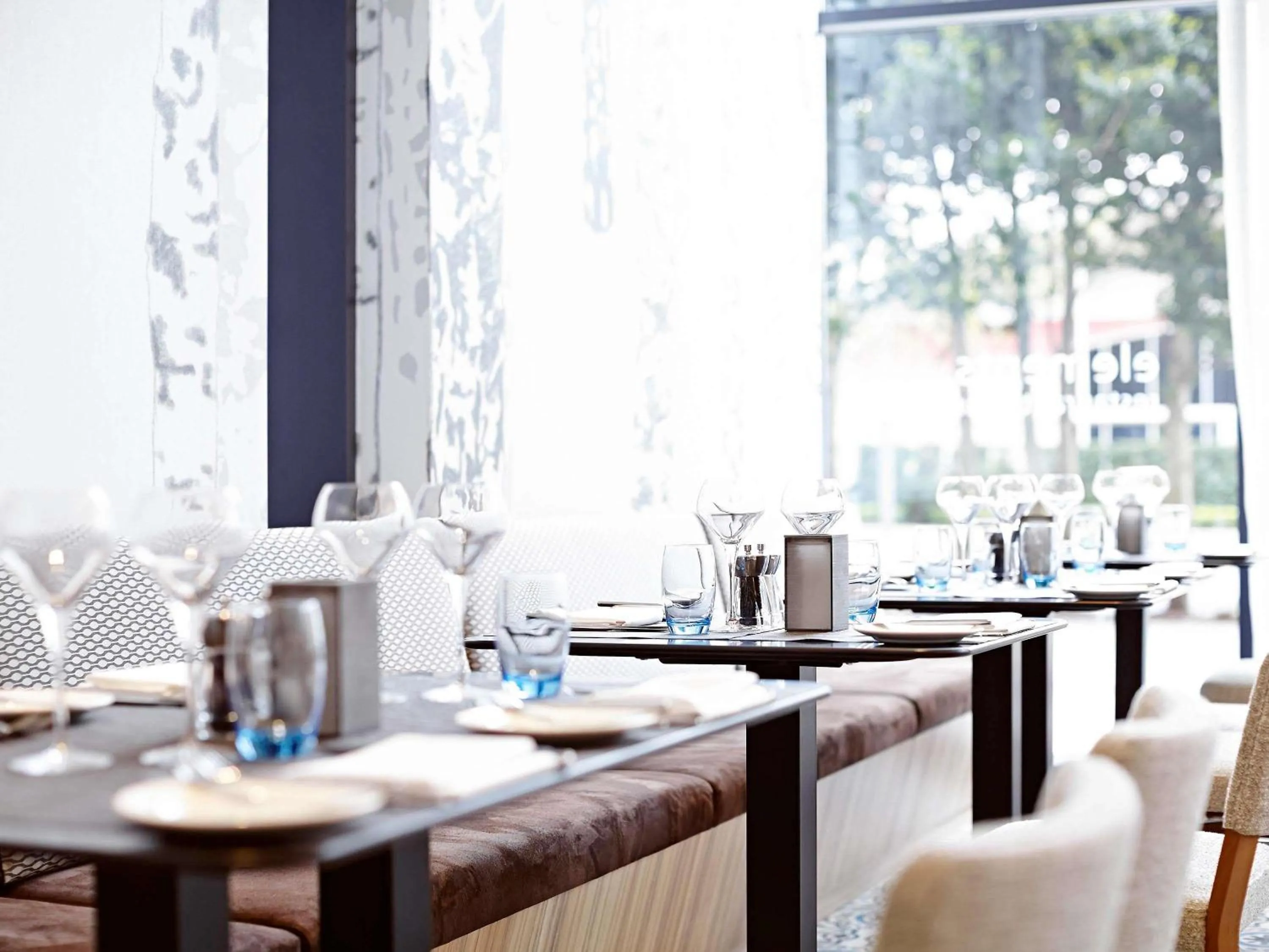 Restaurant/places to eat in Novotel London Wembley