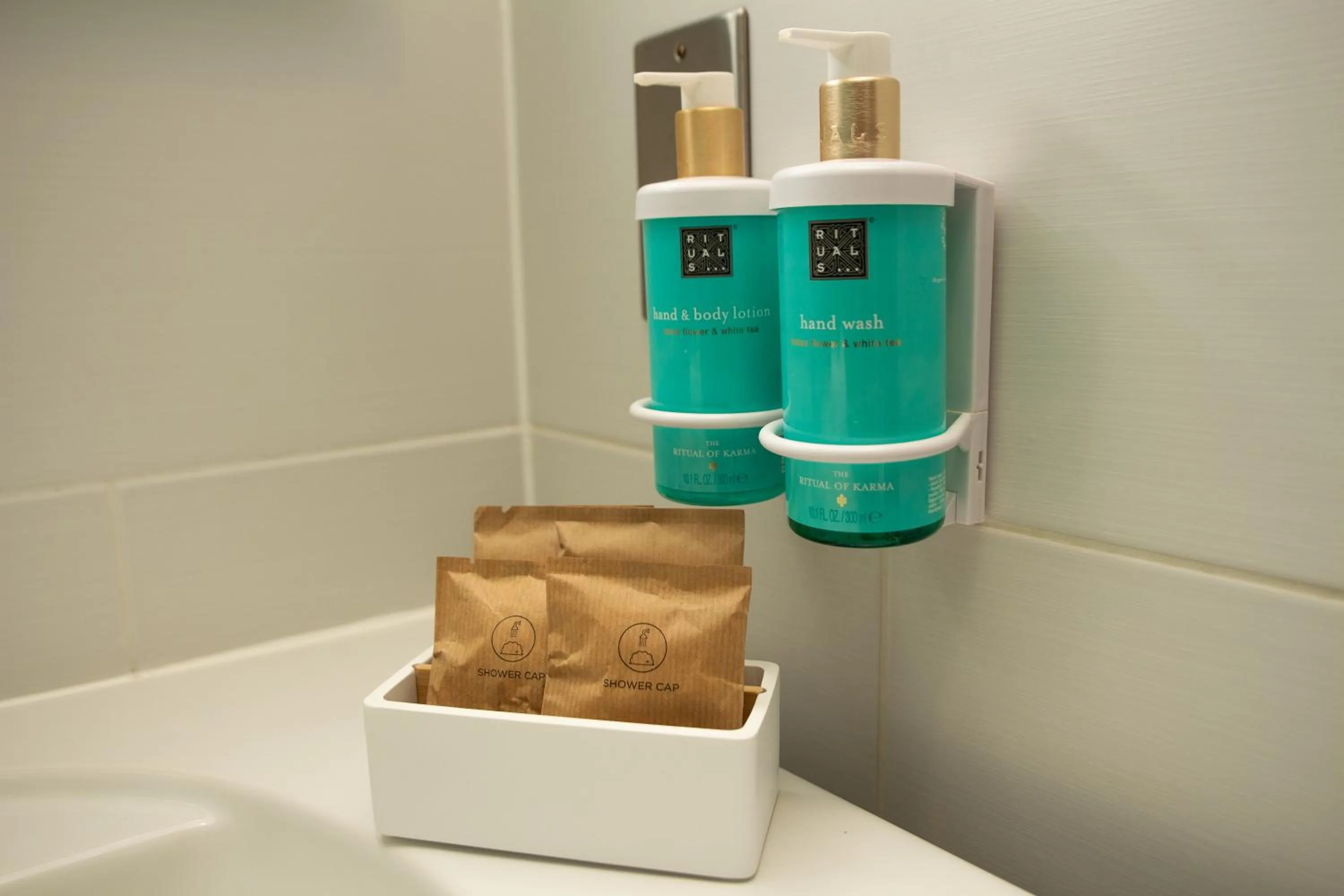 Bathroom in Novotel London Wembley