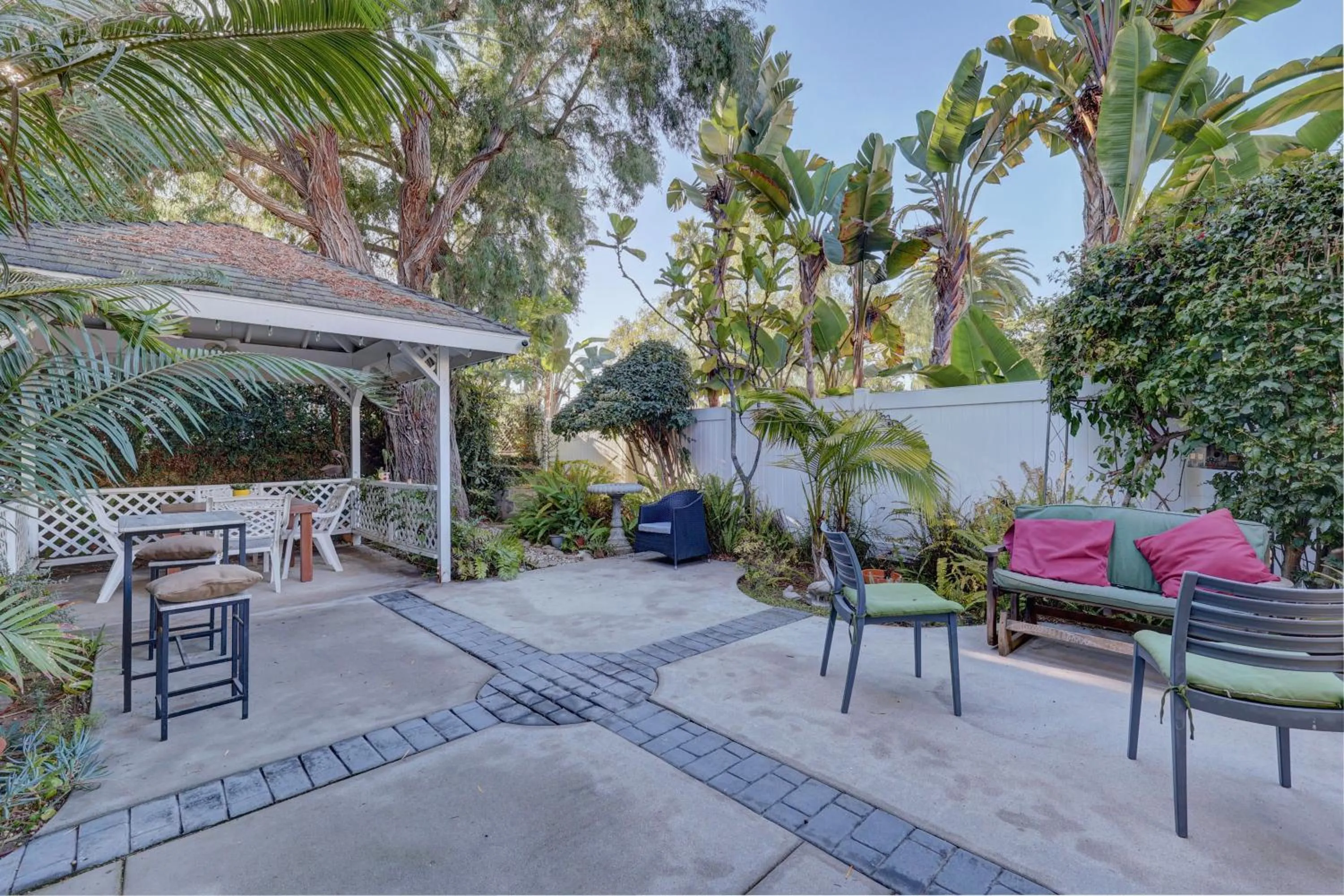 Garden in Pelican Cove Inn