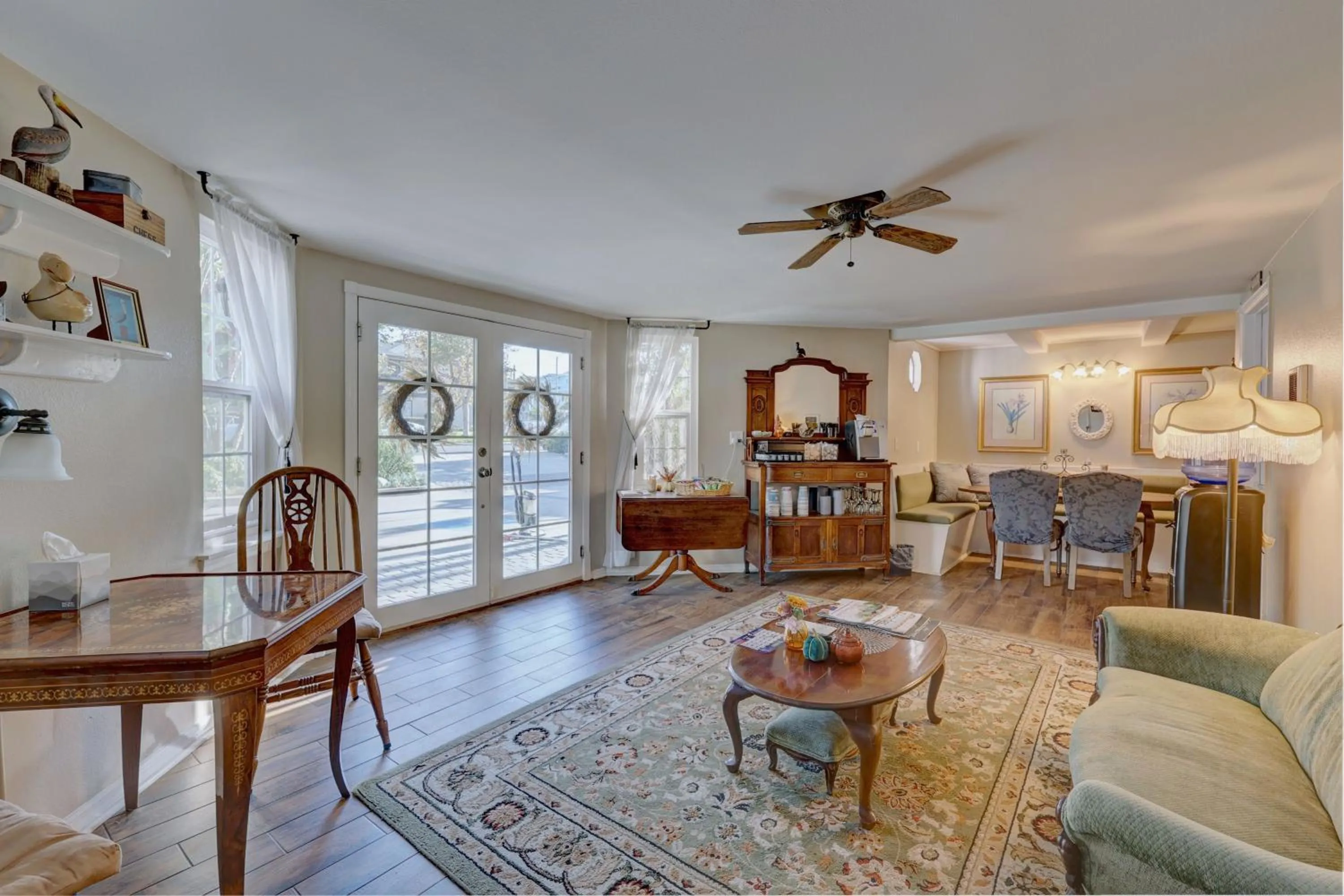 Seating area in Pelican Cove Inn