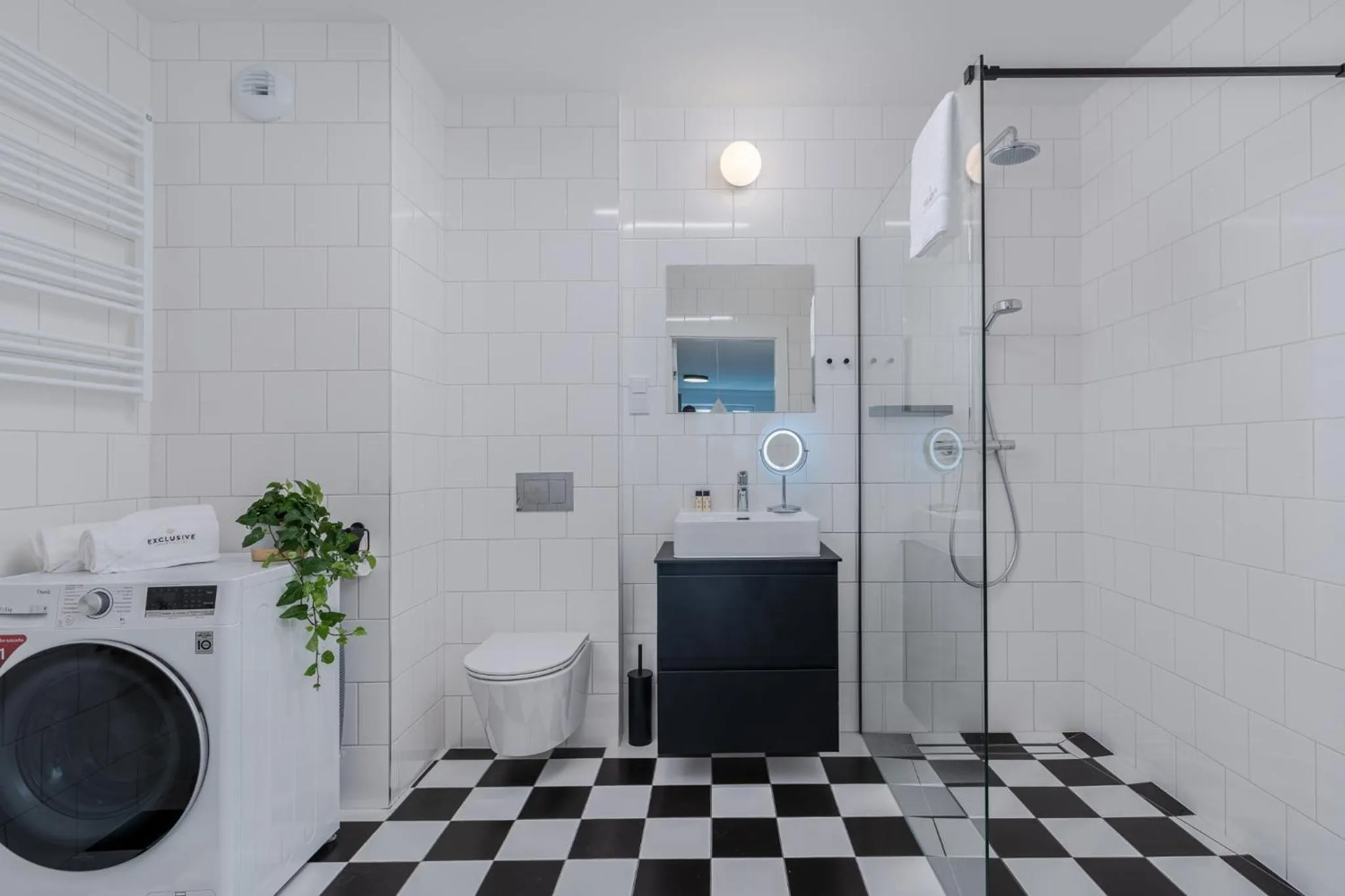 Shower in EXCLUSIVE Aparthotel Kraków Lubicz 40