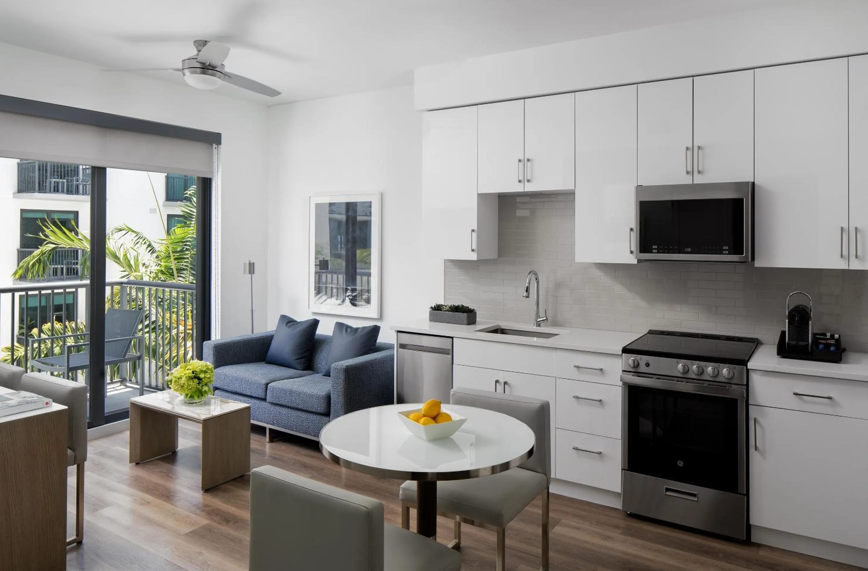 Kitchen or kitchenette in AKA West Palm