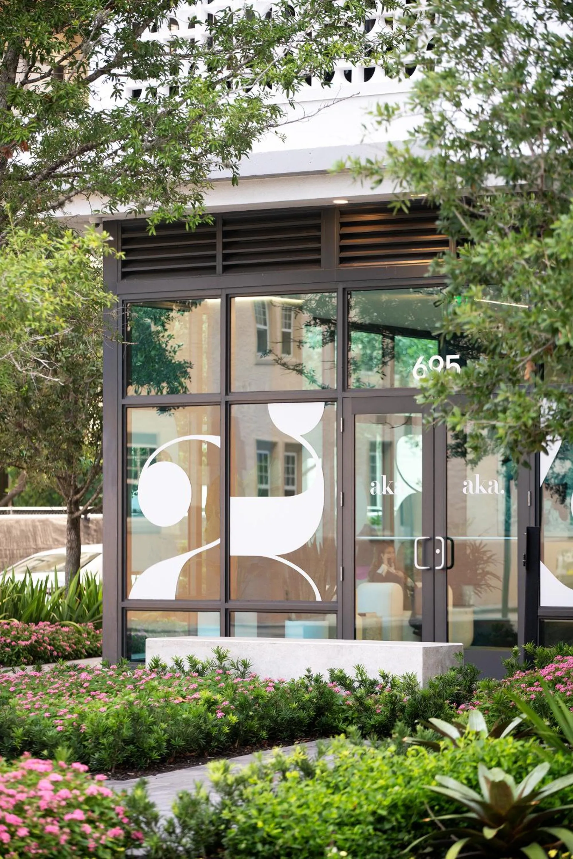 Facade/entrance in AKA West Palm