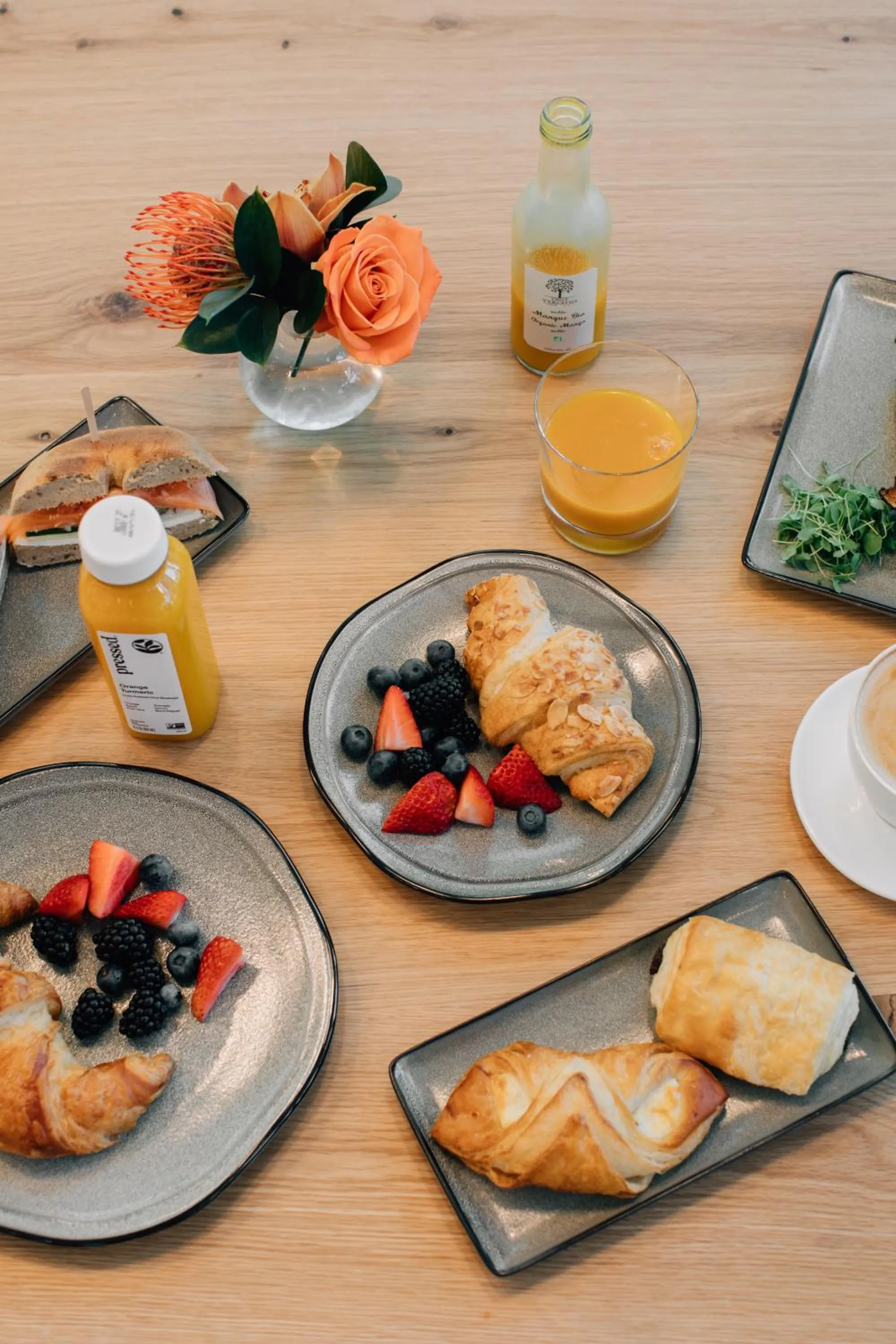 Food and drinks in AKA West Palm