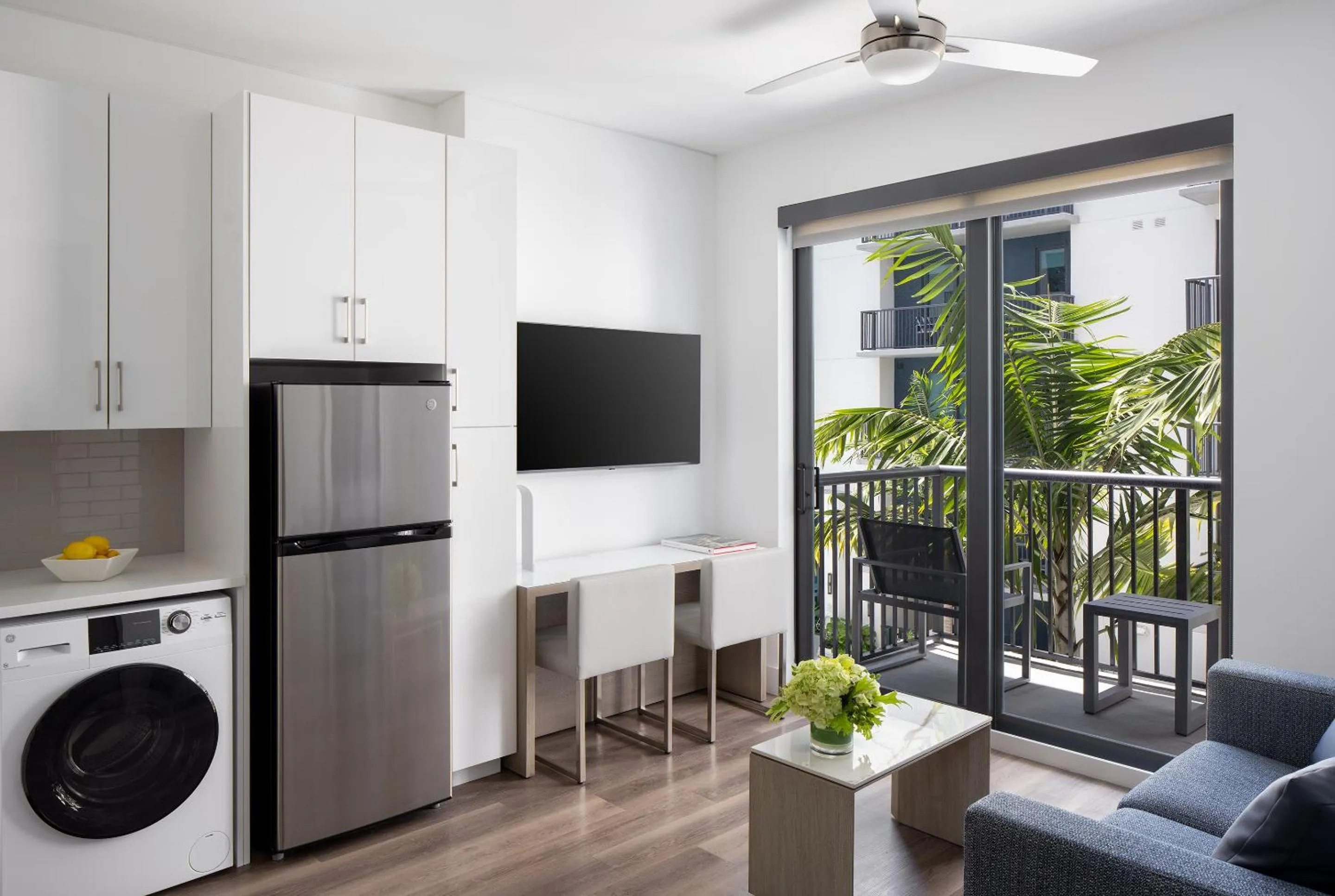 Kitchen or kitchenette in AKA West Palm