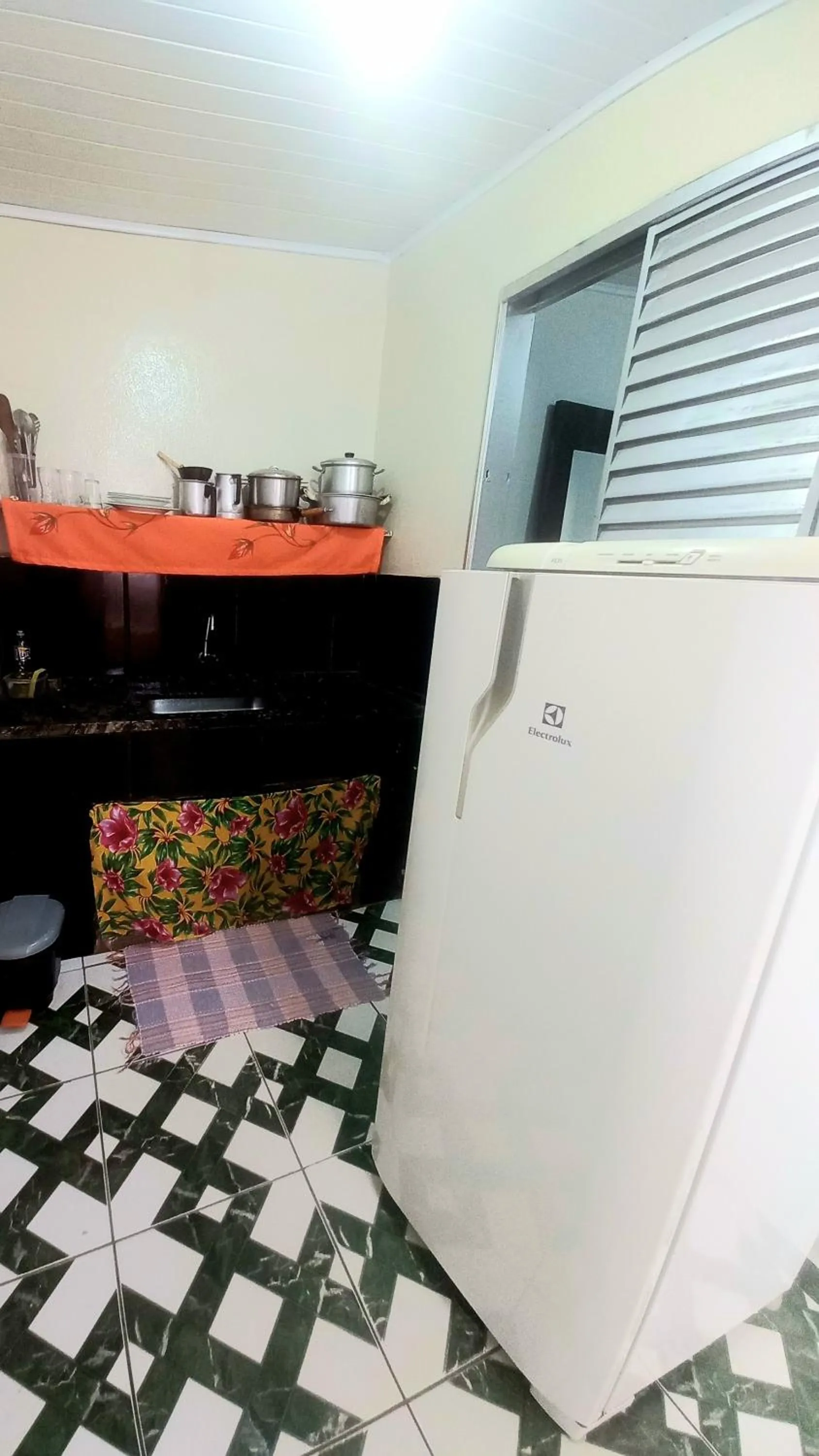 Communal kitchen in Pousada Reino Encantado - São Thomé das Letras - Minas Gerais