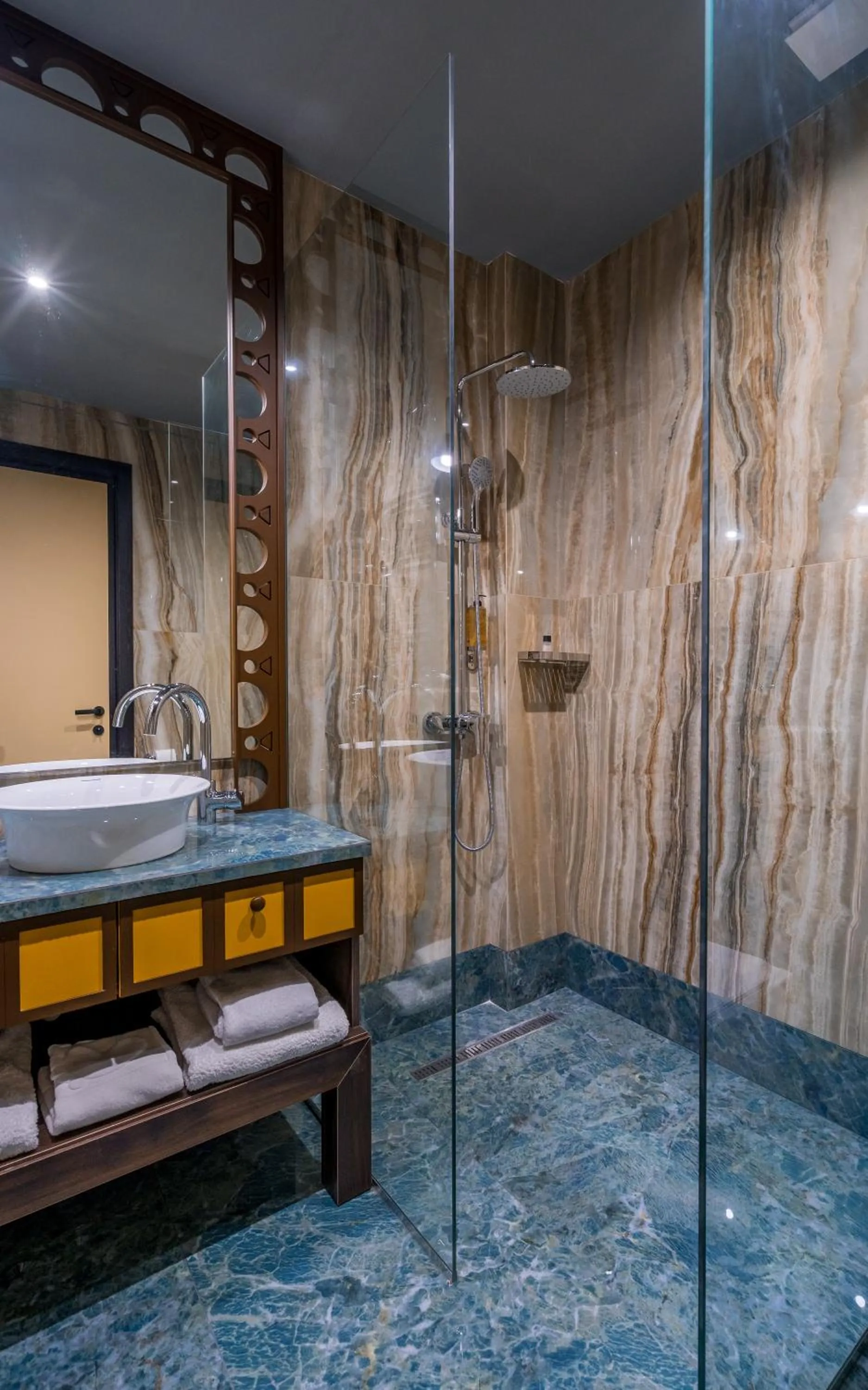 Shower in Giuaani Winery