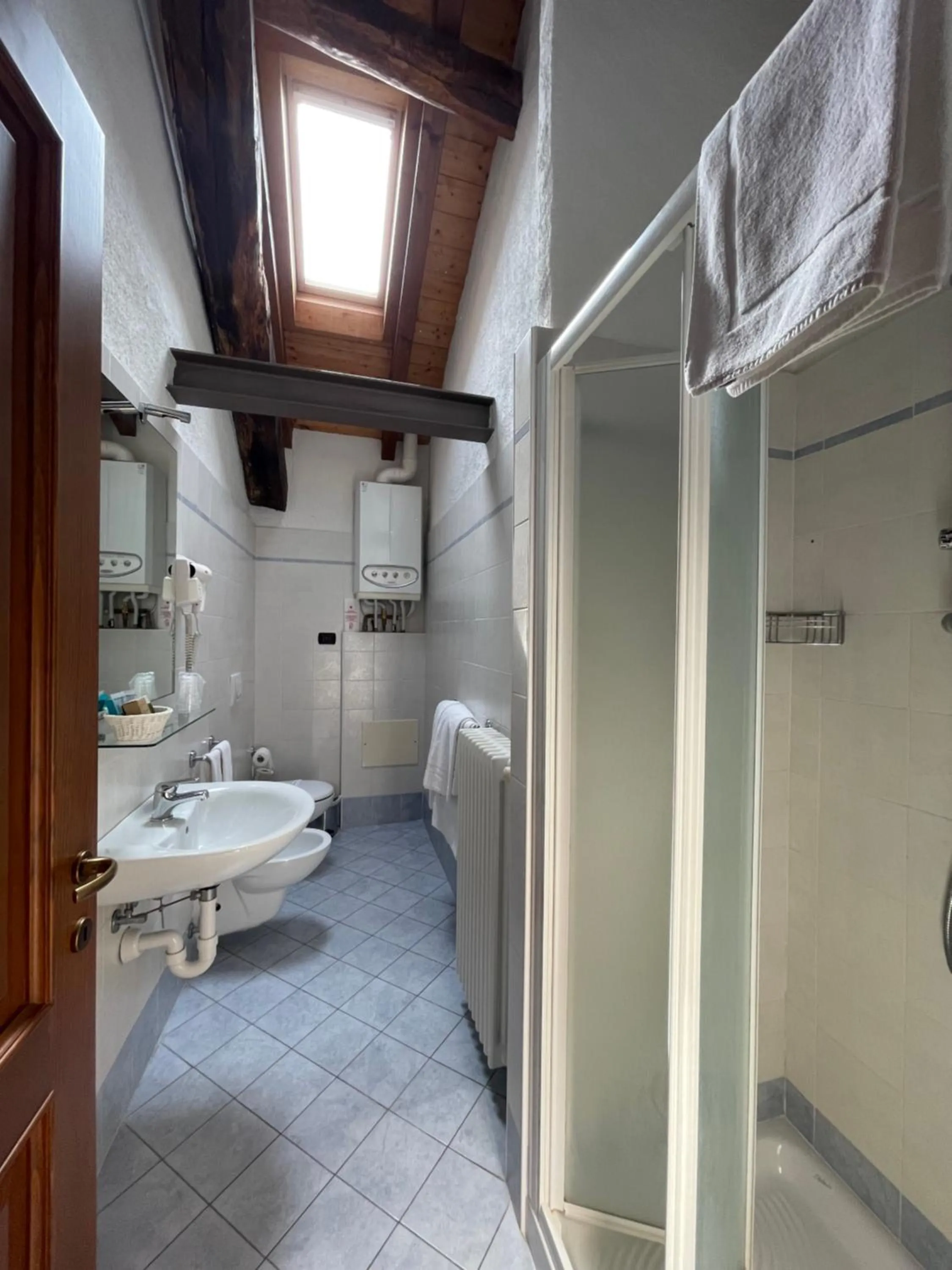 Shower in Hotel La Torre