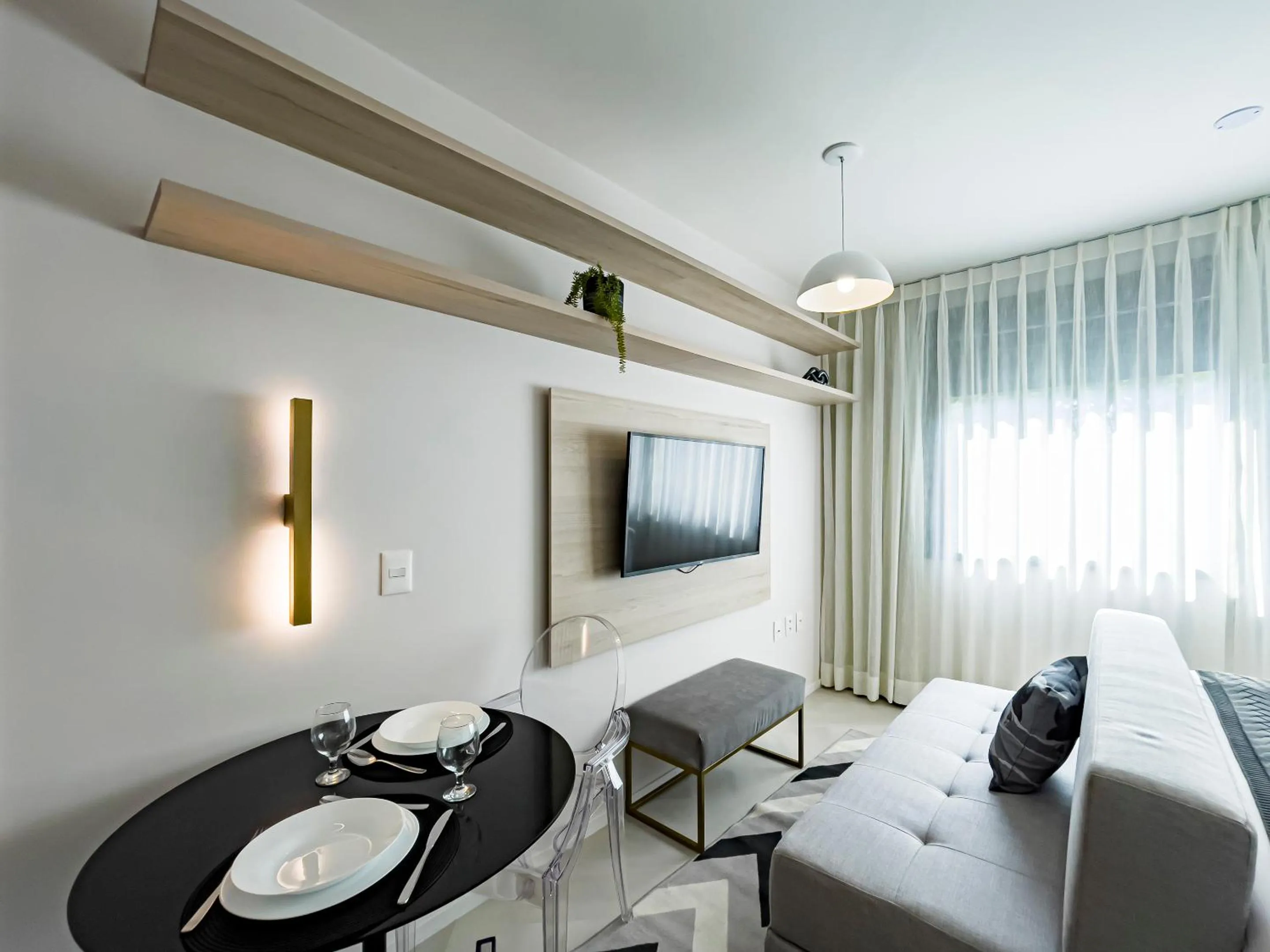 Day in Charlie Porto Alegre Moinhos