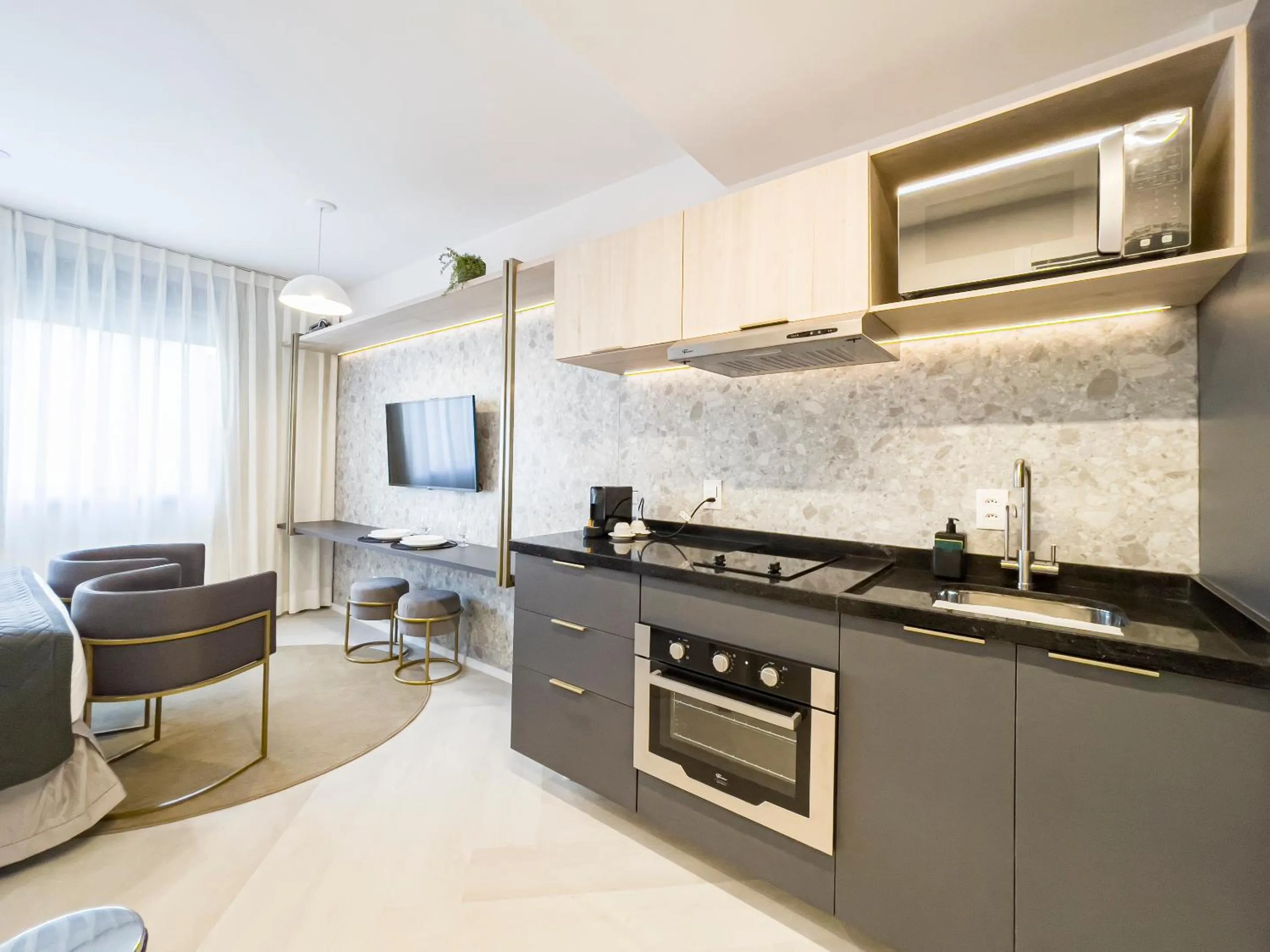 Day in Charlie Porto Alegre Moinhos