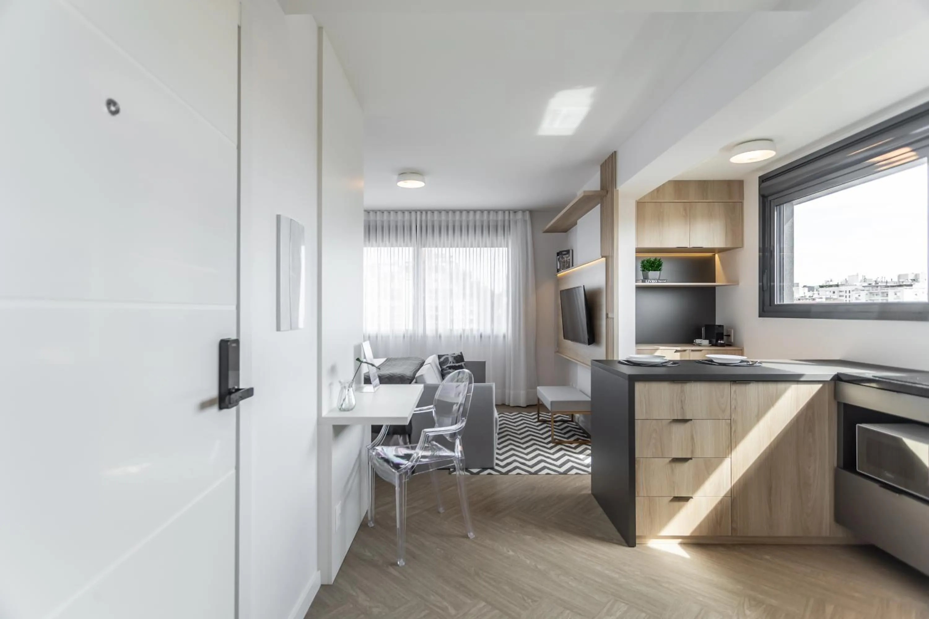 Seating area in Charlie Porto Alegre Moinhos