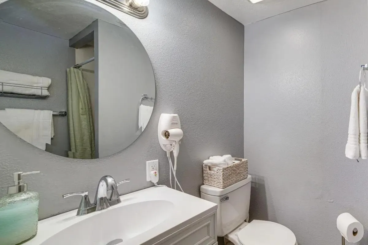 Spacious Studio with Private Entry