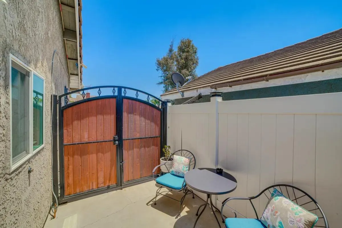 Spacious Studio with Private Entry