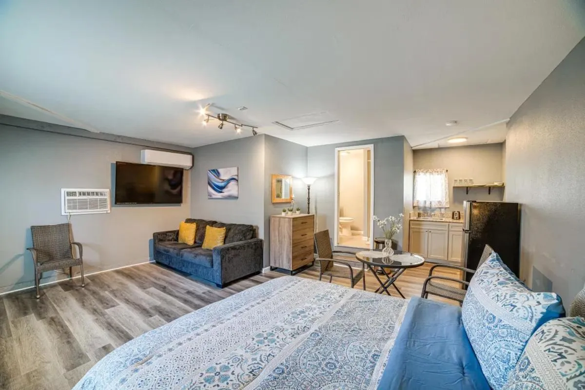 Spacious Studio with Private Entry