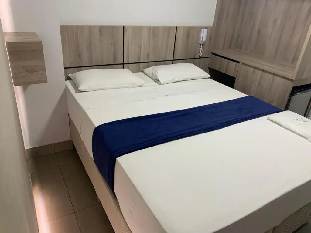 Standard Studio - single occupancy in Hotel Seven Standard Studio - single occupancy in Hotel Seven