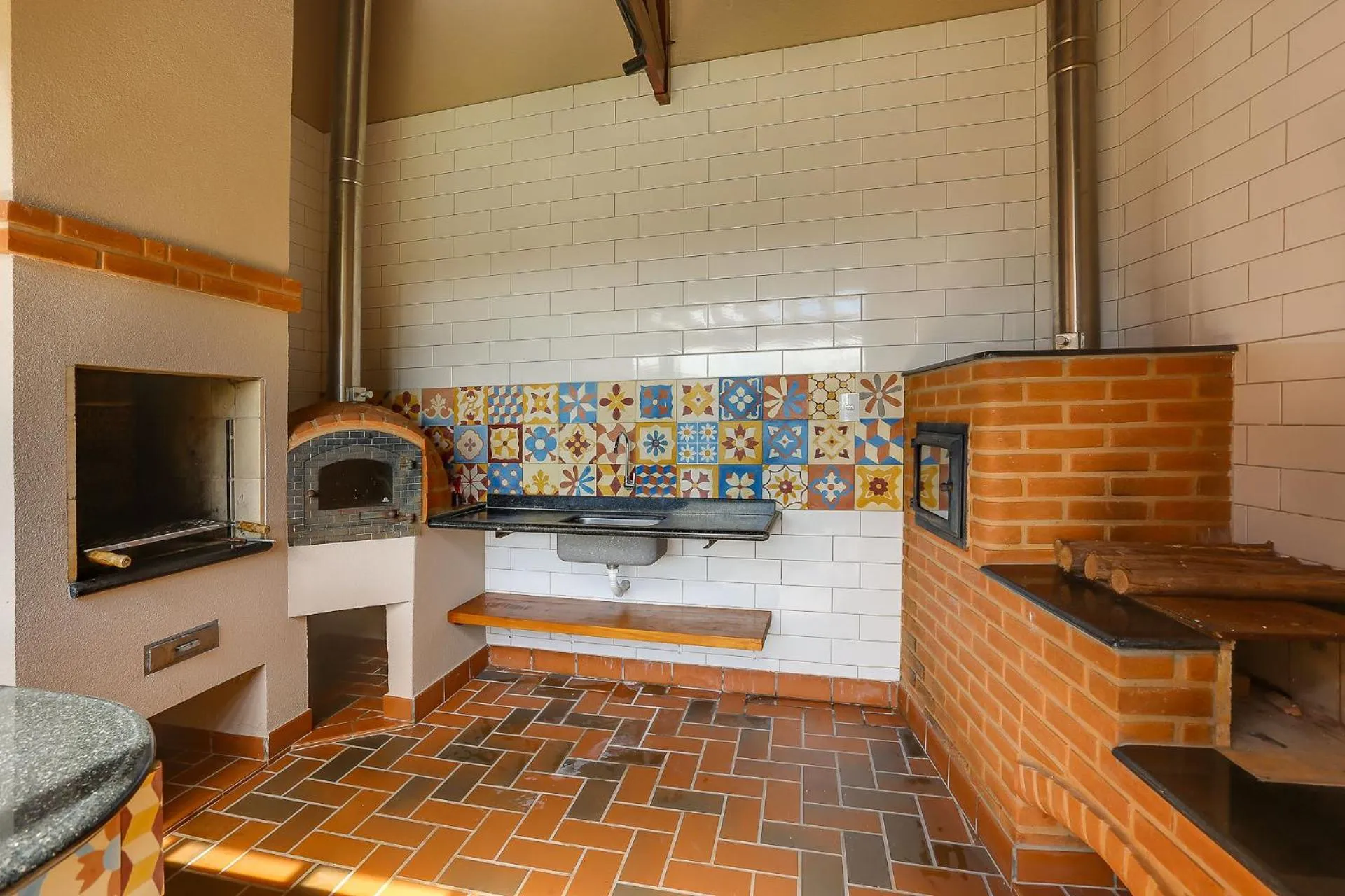 BBQ facilities in Villa Boréal Hostellerie Pousada Boutique