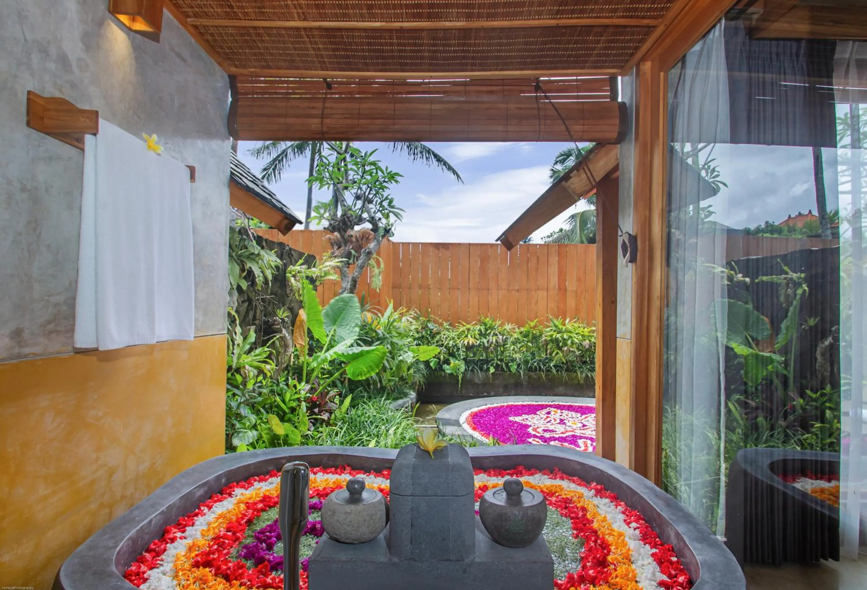 Bath in Wana Bucu Villas by GenuineHost