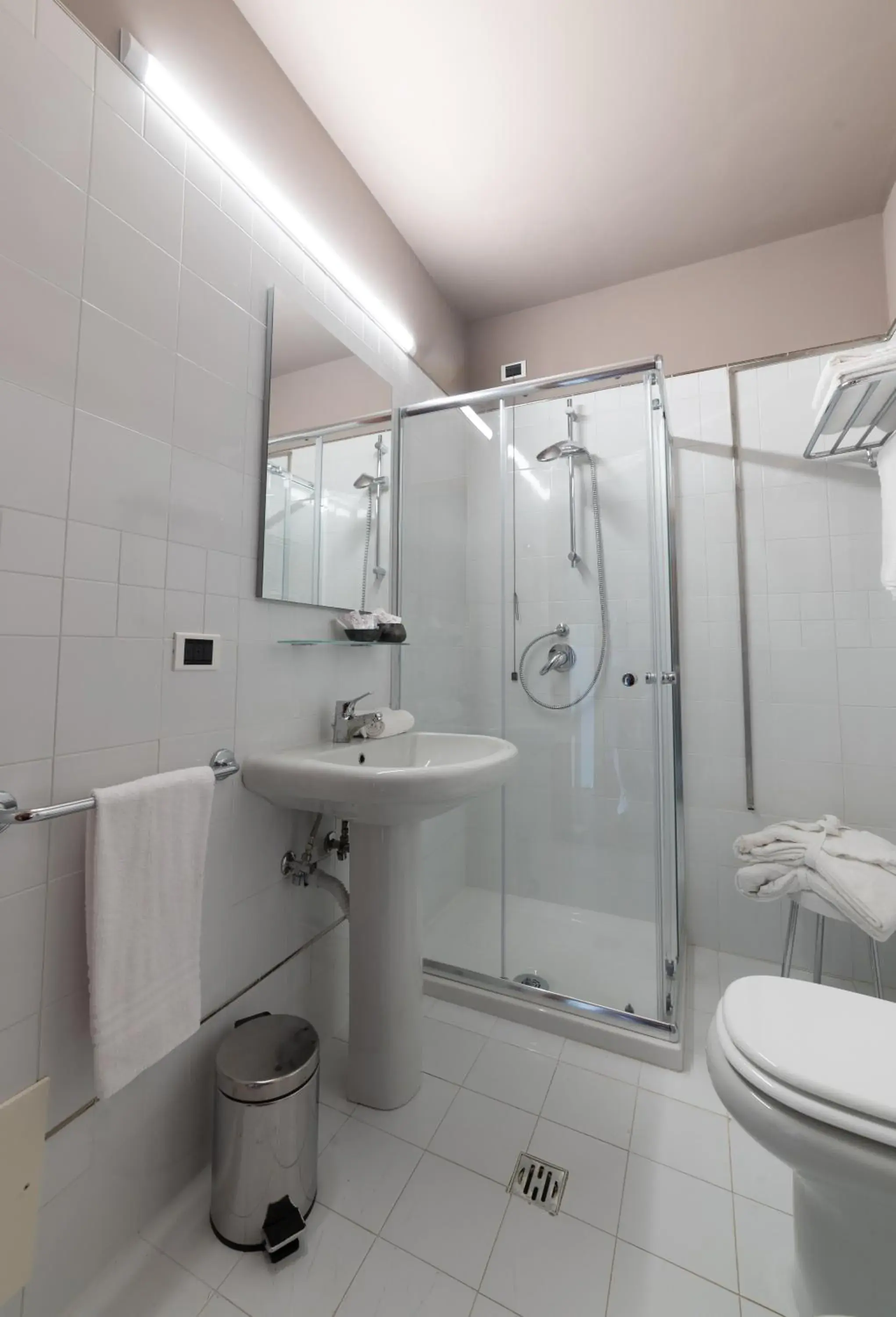 Single Room in HOTEL QUERINI Essential Business Hotel Sandrigo Single Room in HOTEL QUERINI Essential Business Hotel Sandrigo