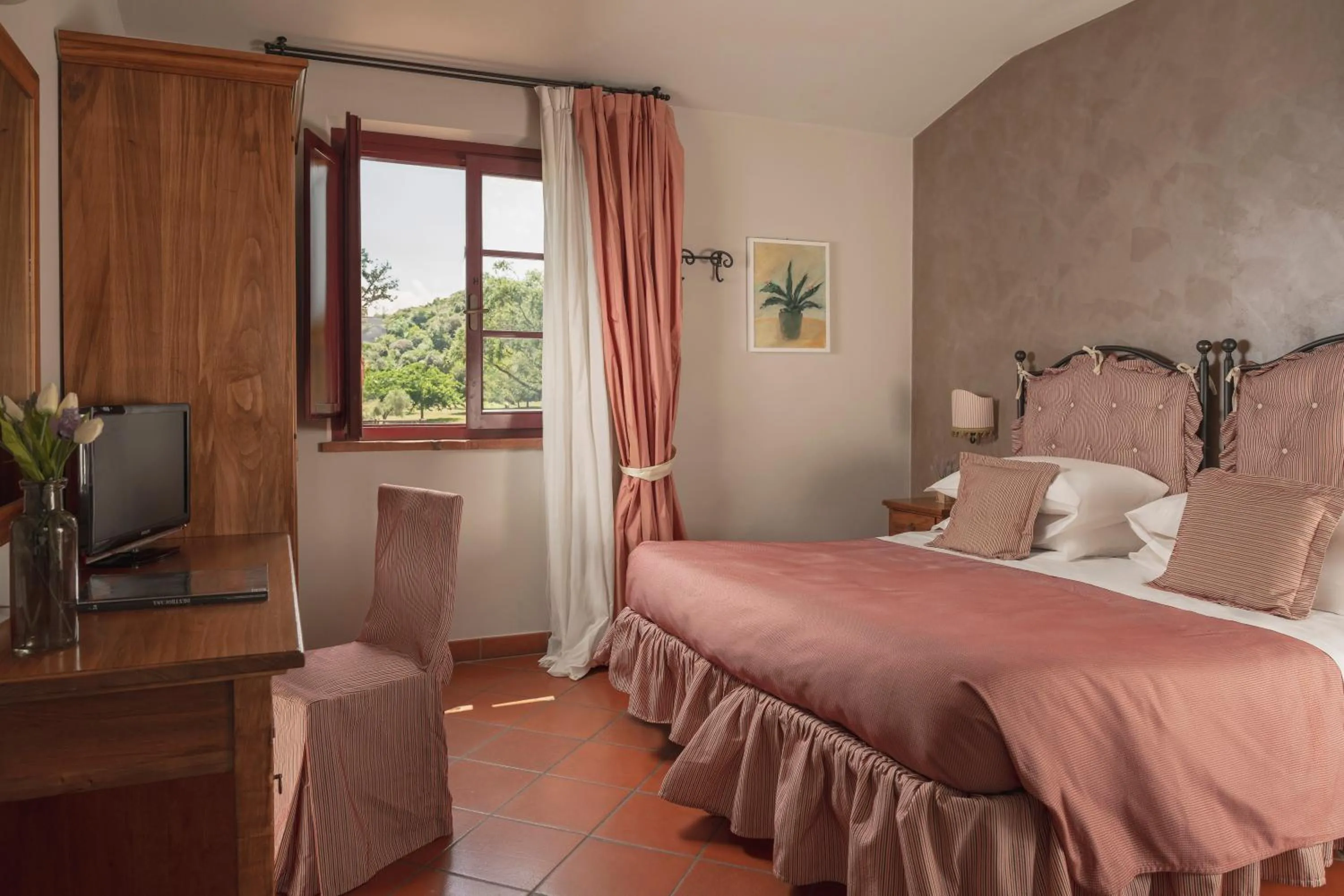 Photo of the whole room, Bed in Hotel & Restaurant Casolare Le Terre Rosse