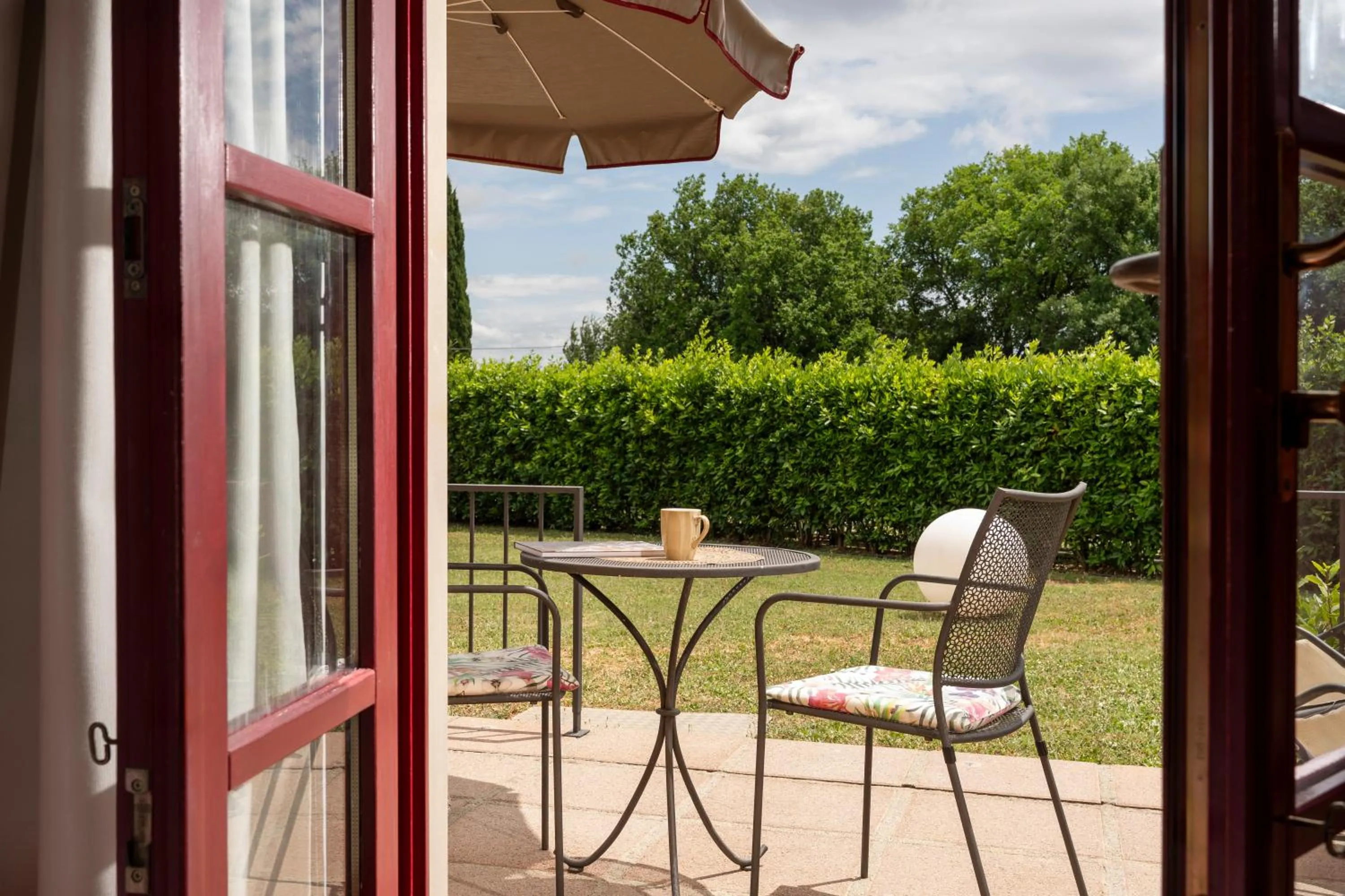 Patio in Hotel & Restaurant Casolare Le Terre Rosse