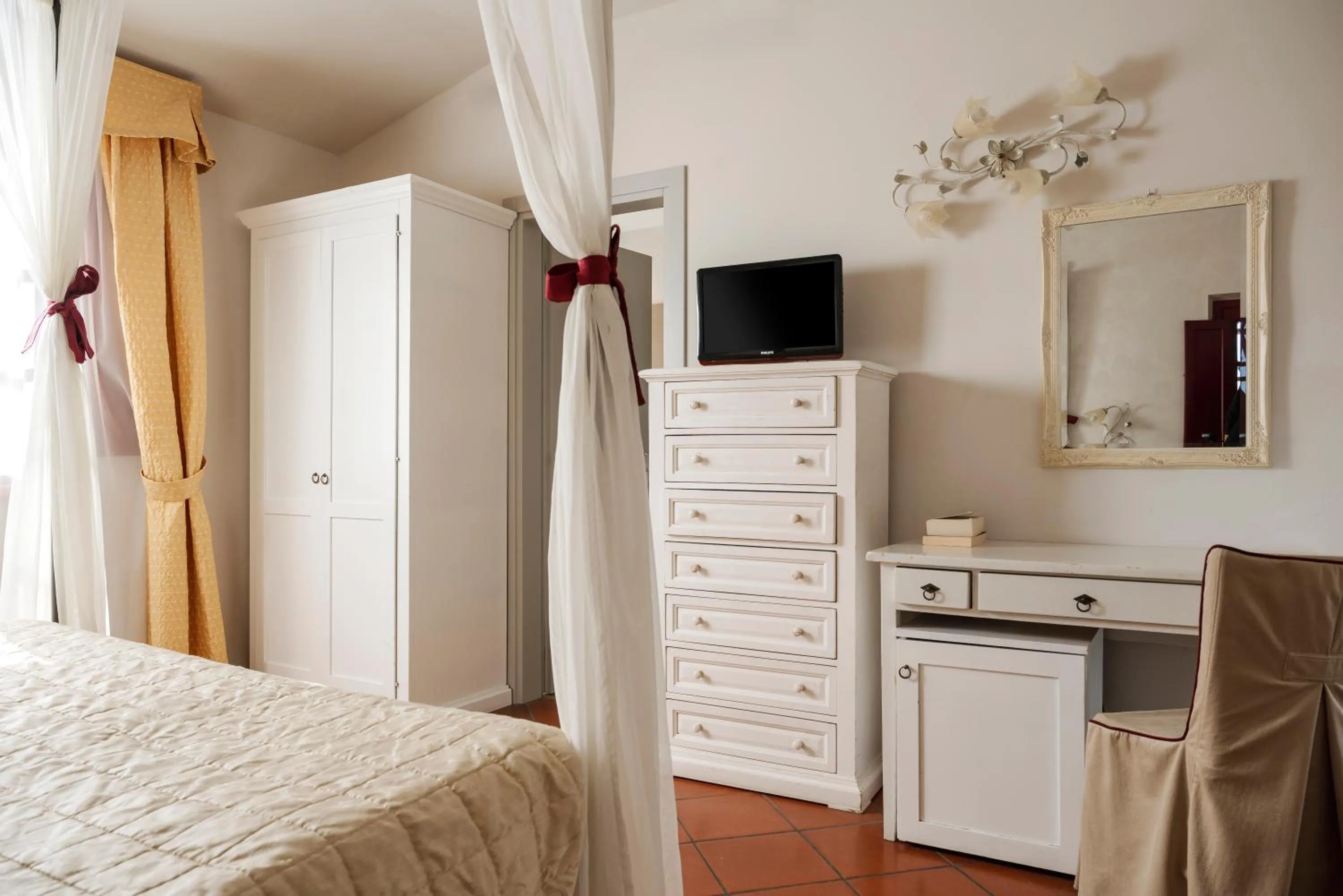 Photo of the whole room, Bed in Hotel & Restaurant Casolare Le Terre Rosse