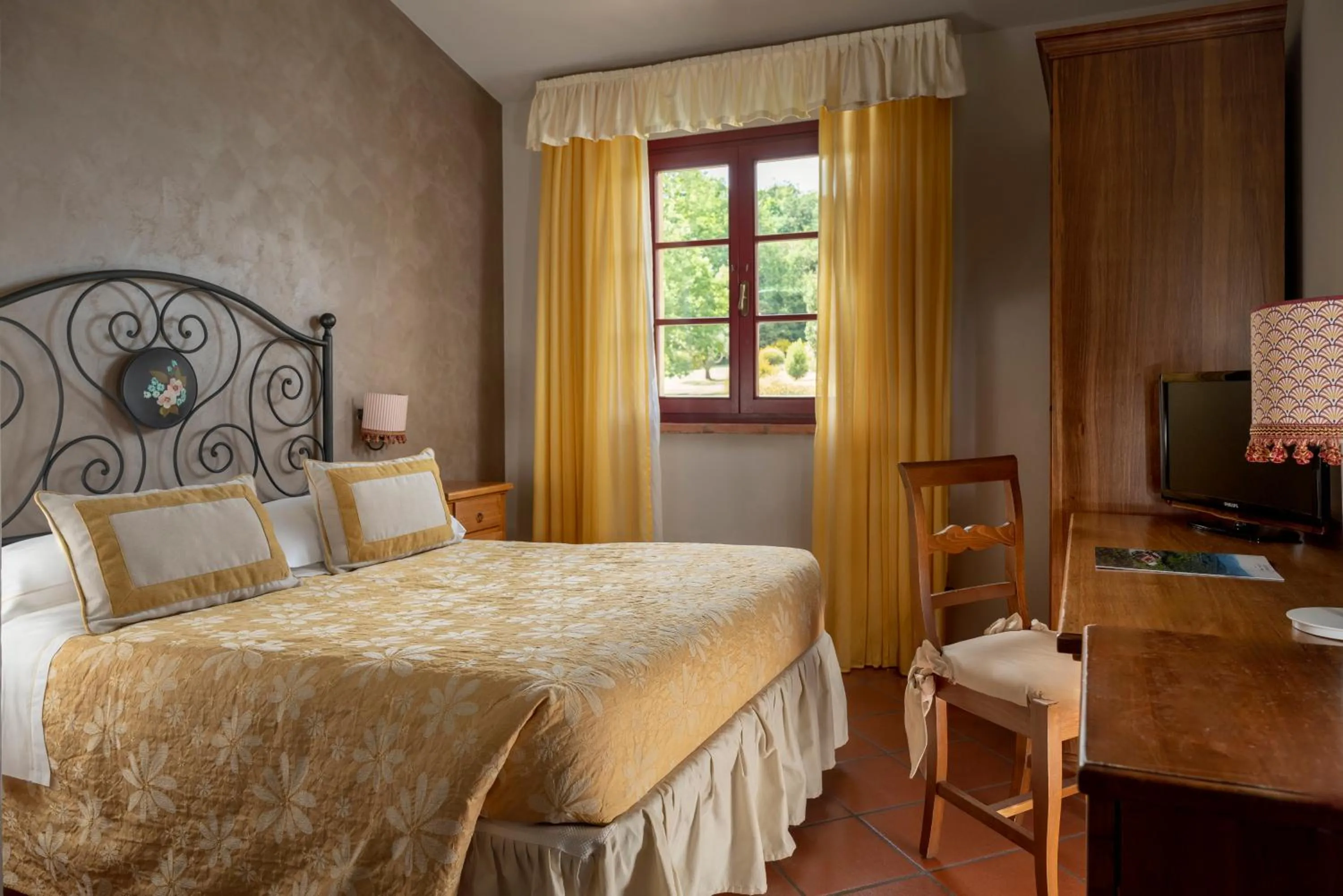 Photo of the whole room, Bed in Hotel & Restaurant Casolare Le Terre Rosse