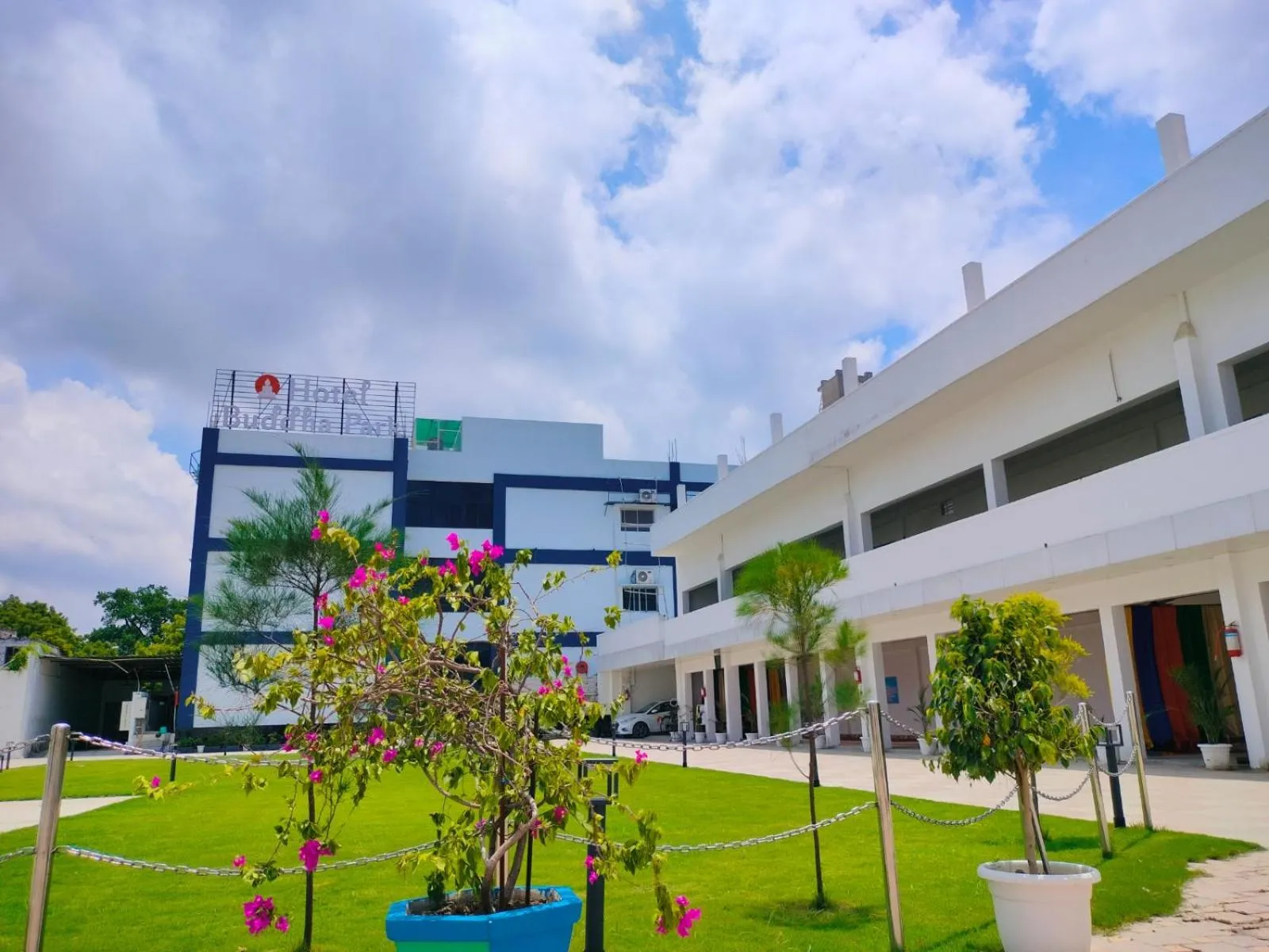 Day in Hotel Buddha Park near Sarnath, Varanasi