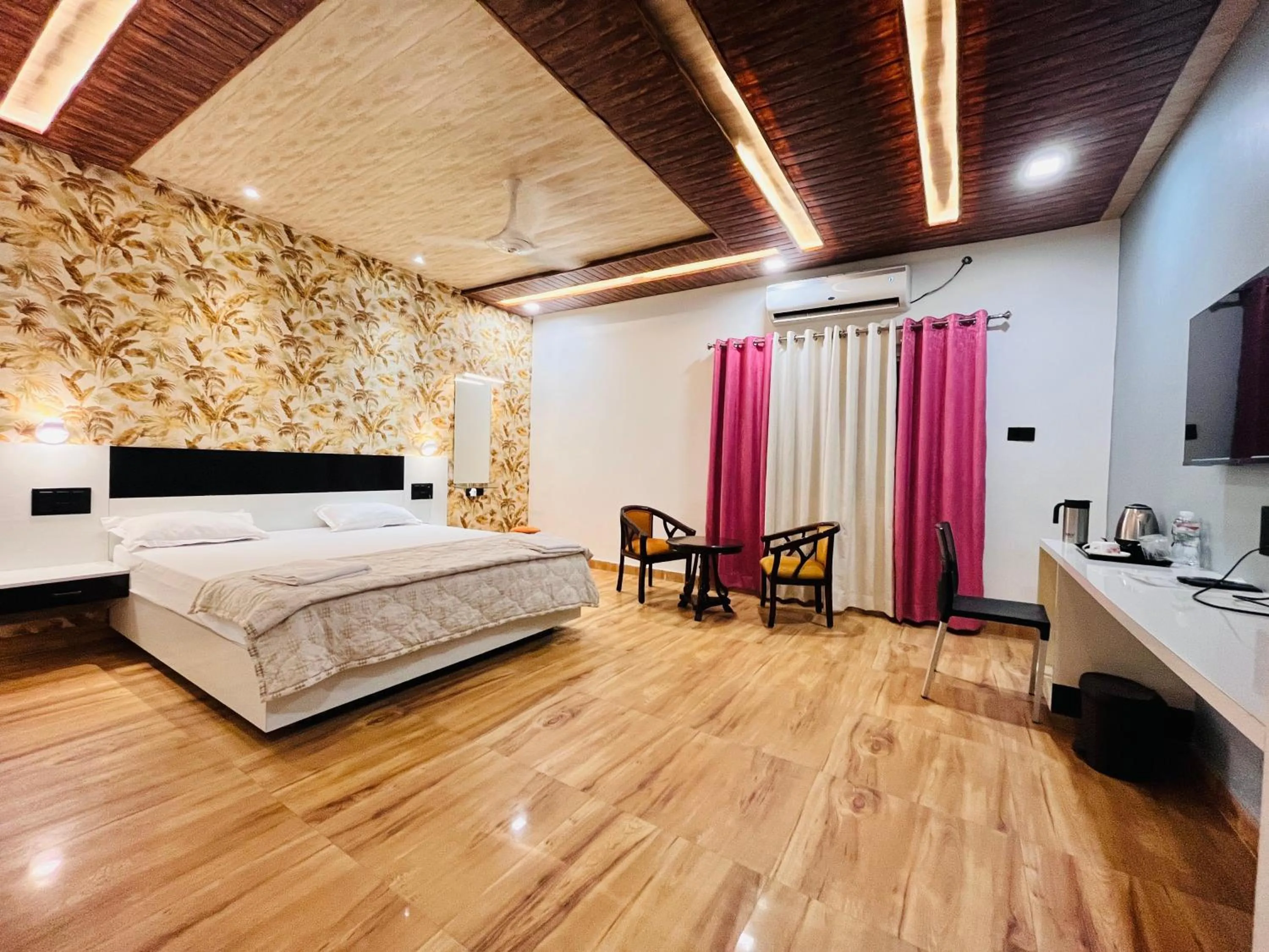 Photo of the whole room, Bed in Hotel Buddha Park near Sarnath, Varanasi