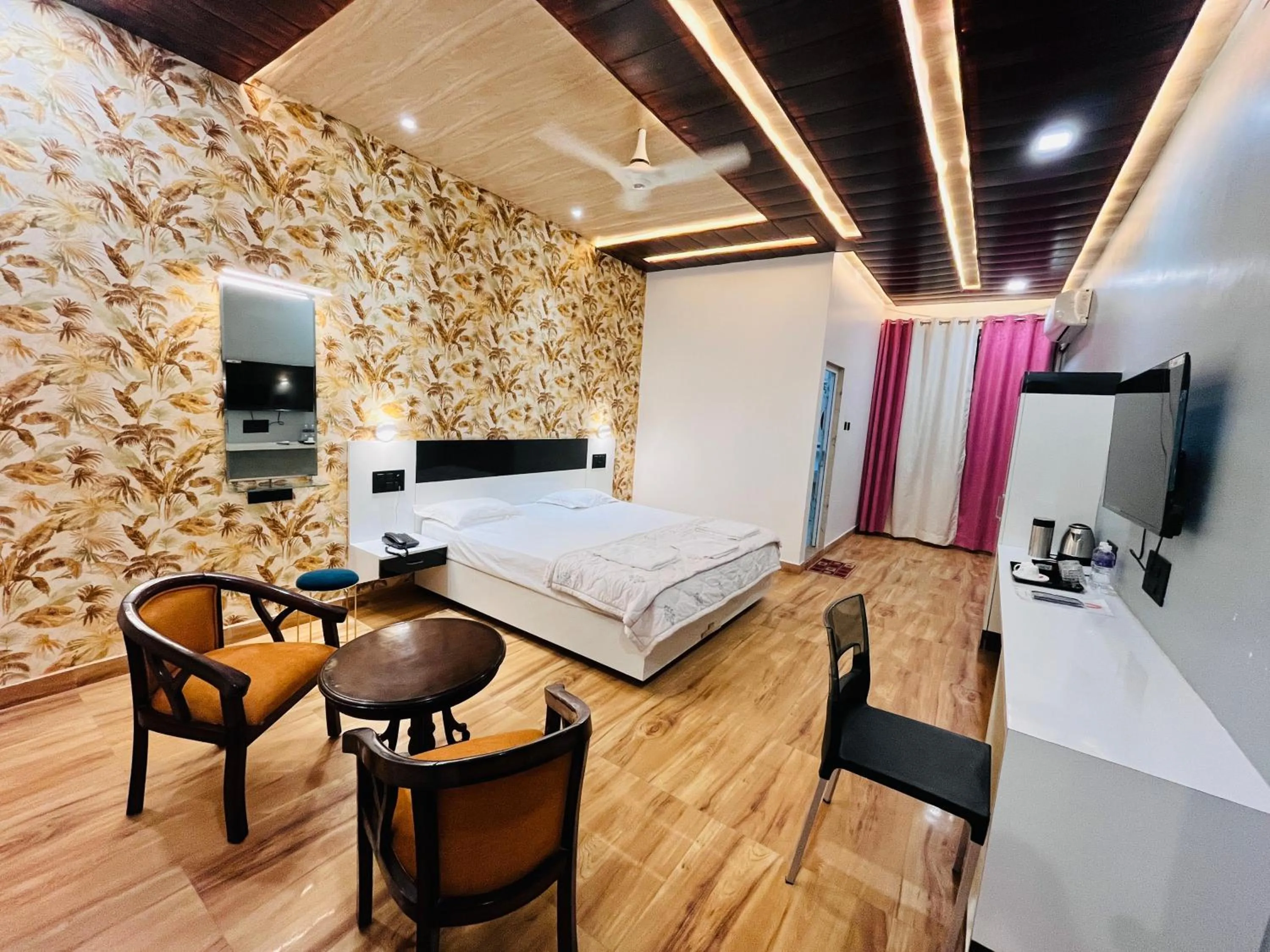 Photo of the whole room, Bed in Hotel Buddha Park near Sarnath, Varanasi