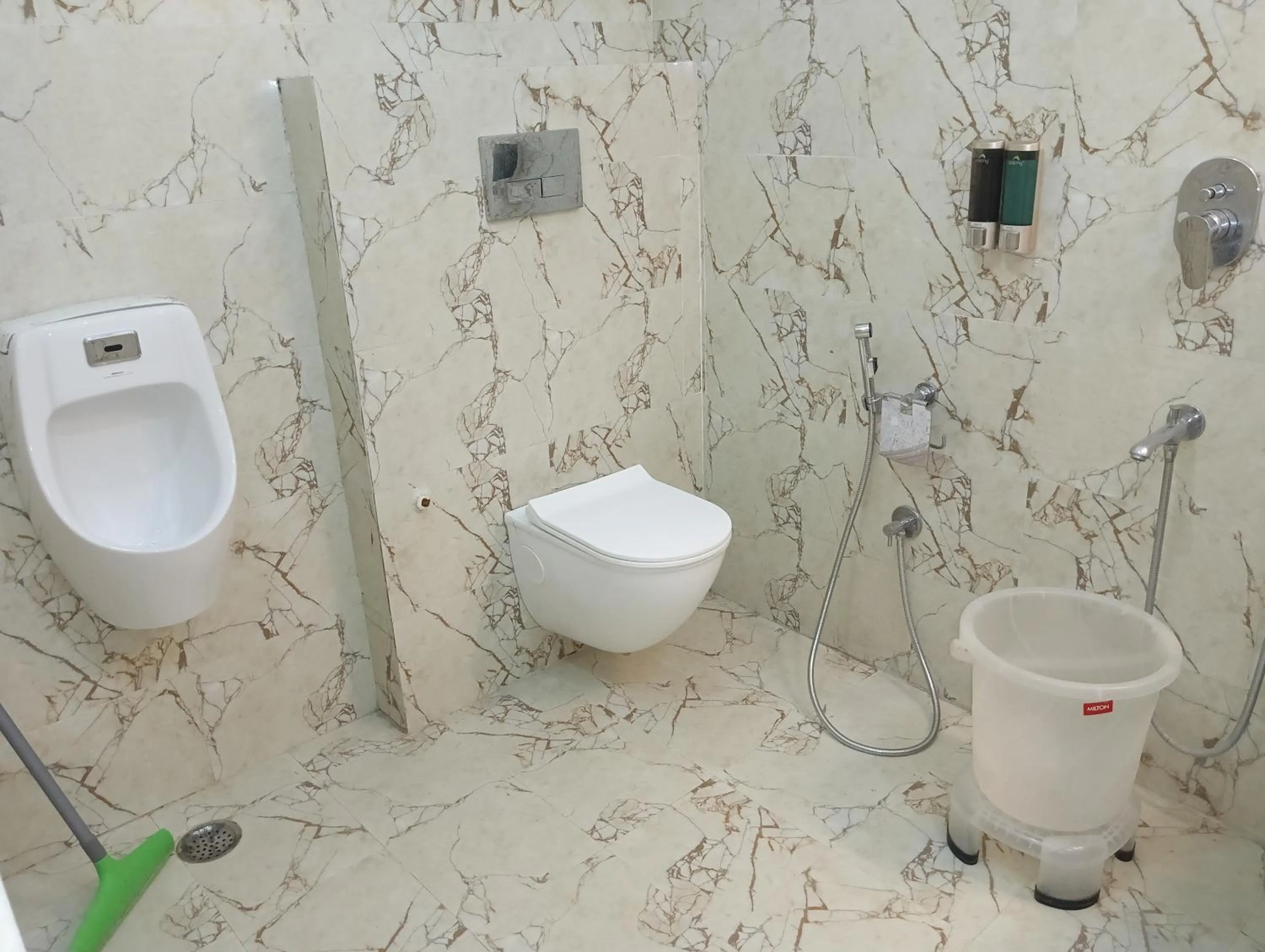 Shower in Hotel Buddha Park near Sarnath, Varanasi