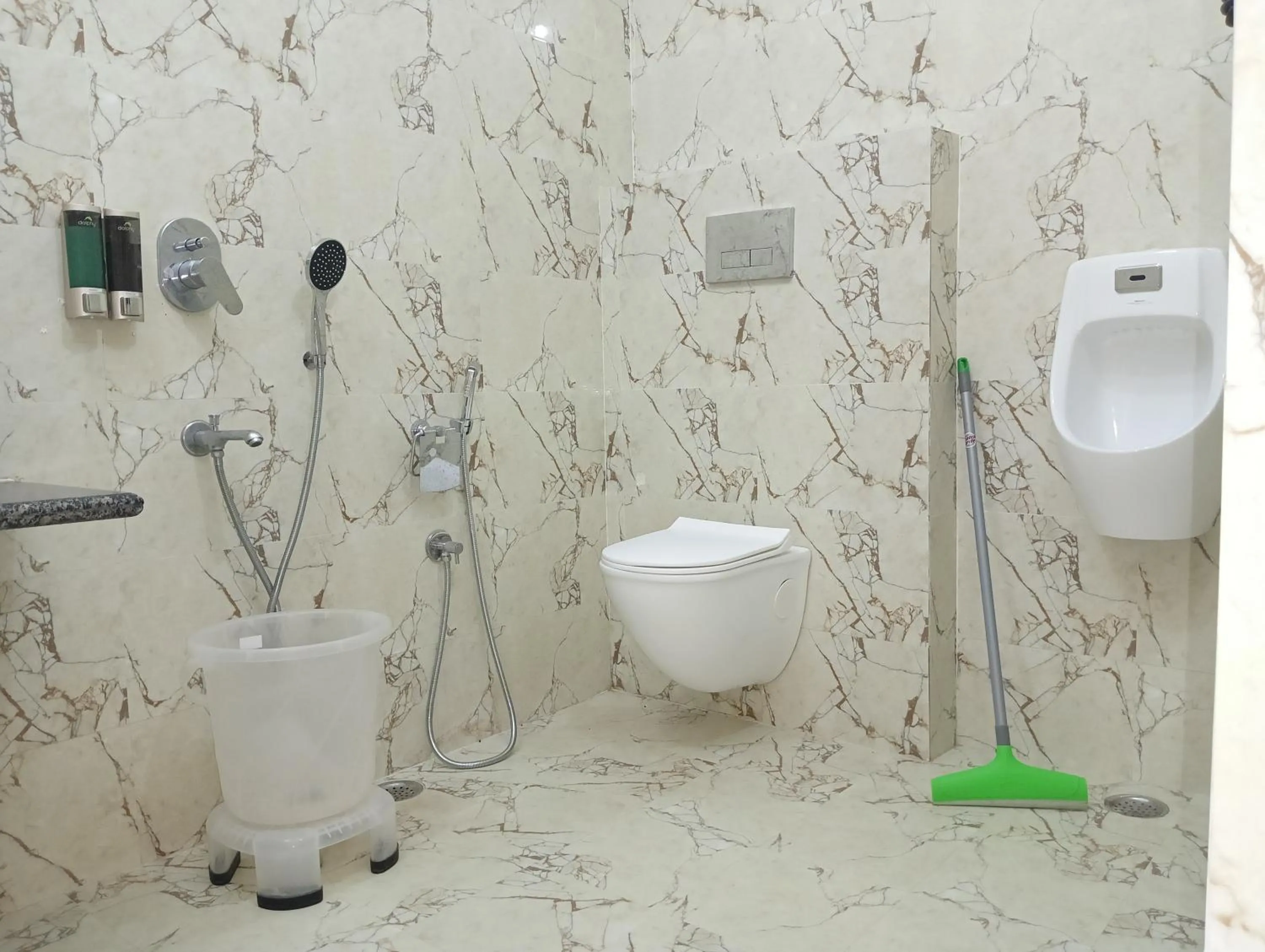 Shower in Hotel Buddha Park near Sarnath, Varanasi