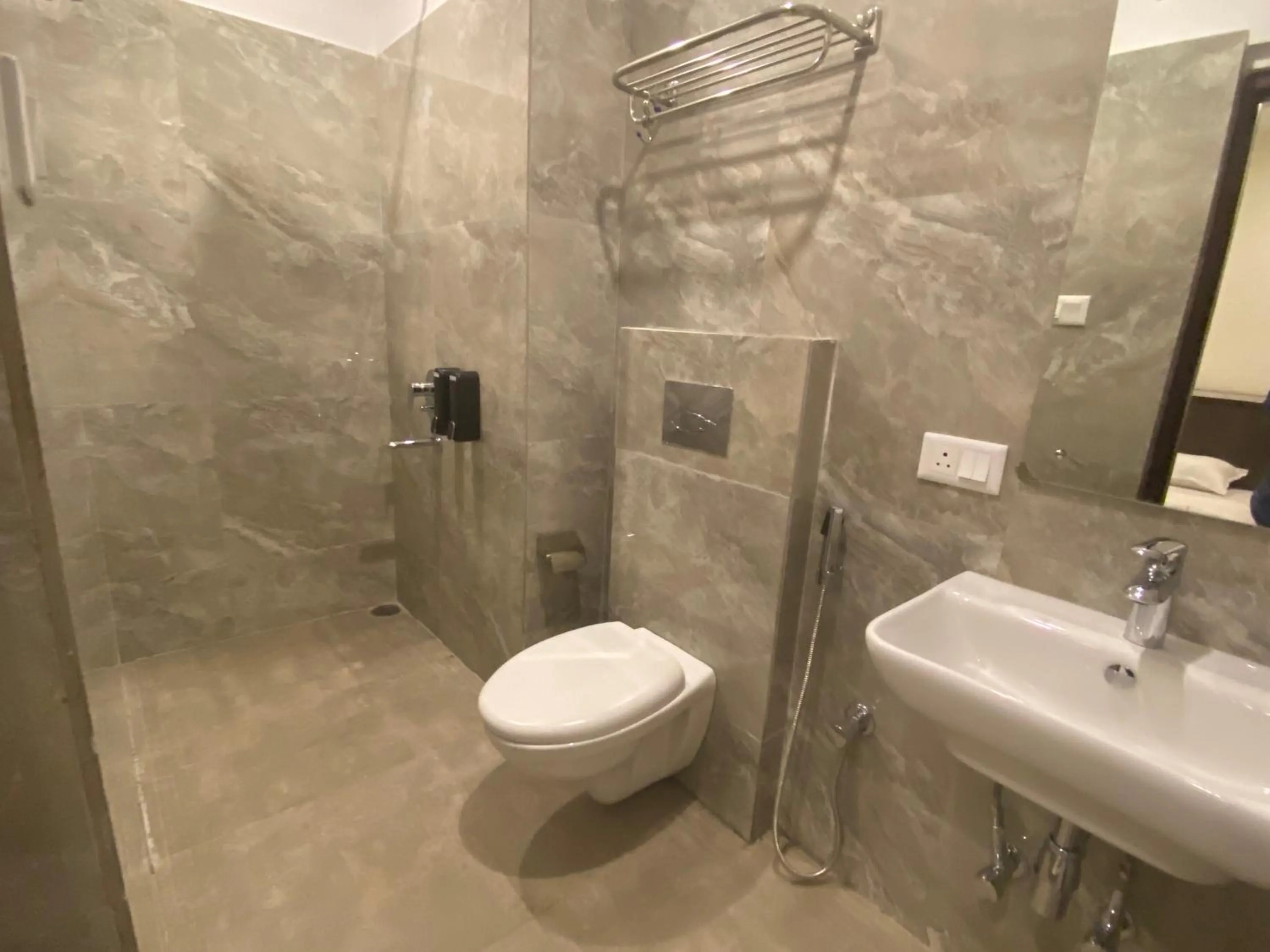 Shower in HOTEL ABODE