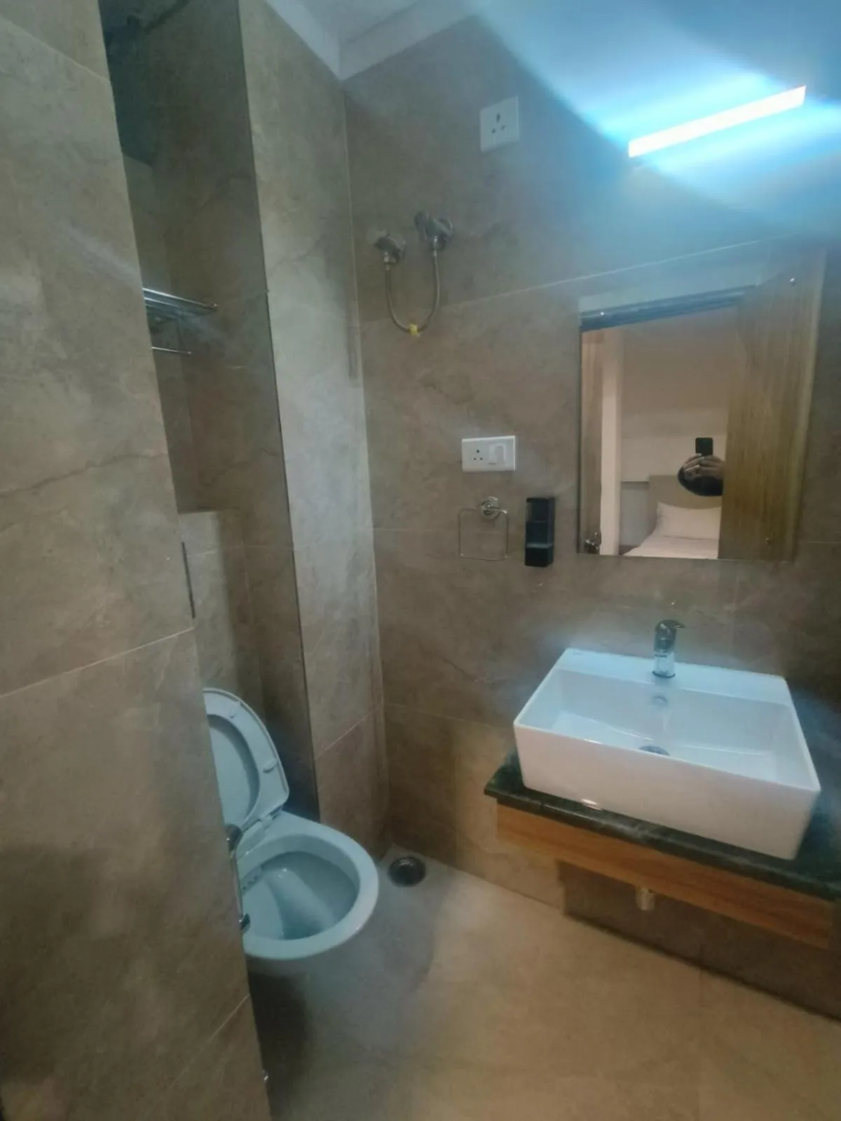 Toilet in HOTEL ABODE