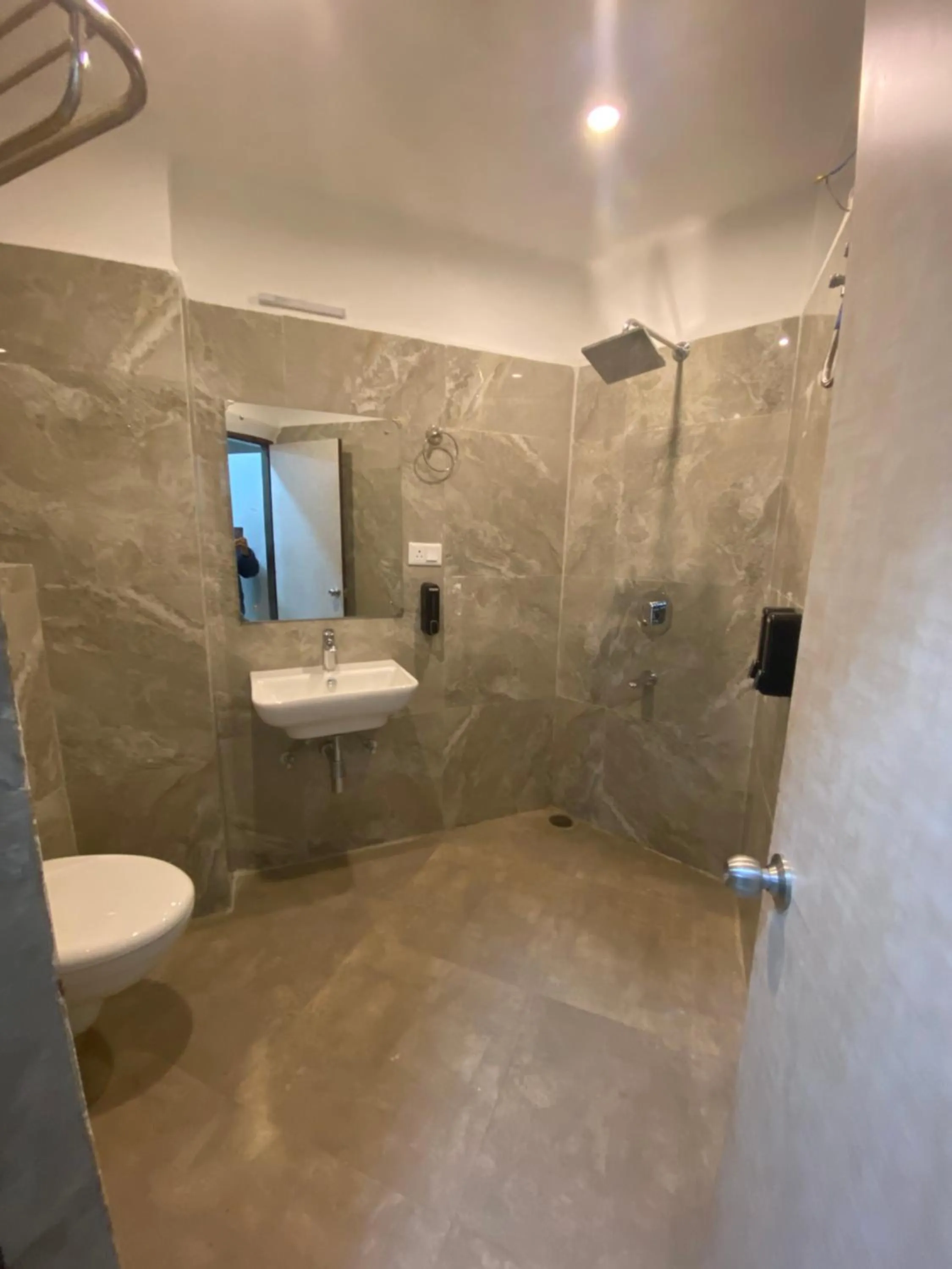 Shower in HOTEL ABODE